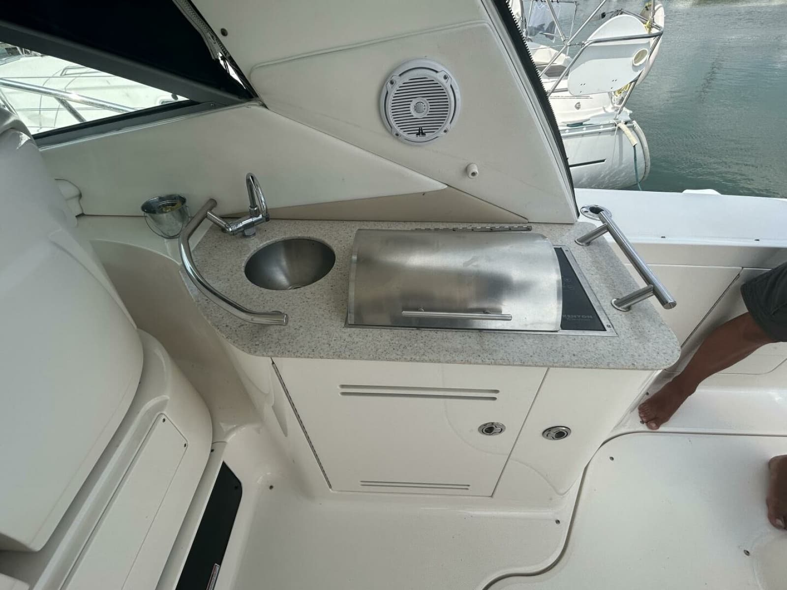 2010 Sea Ray 370 Sundancer - Photo 9