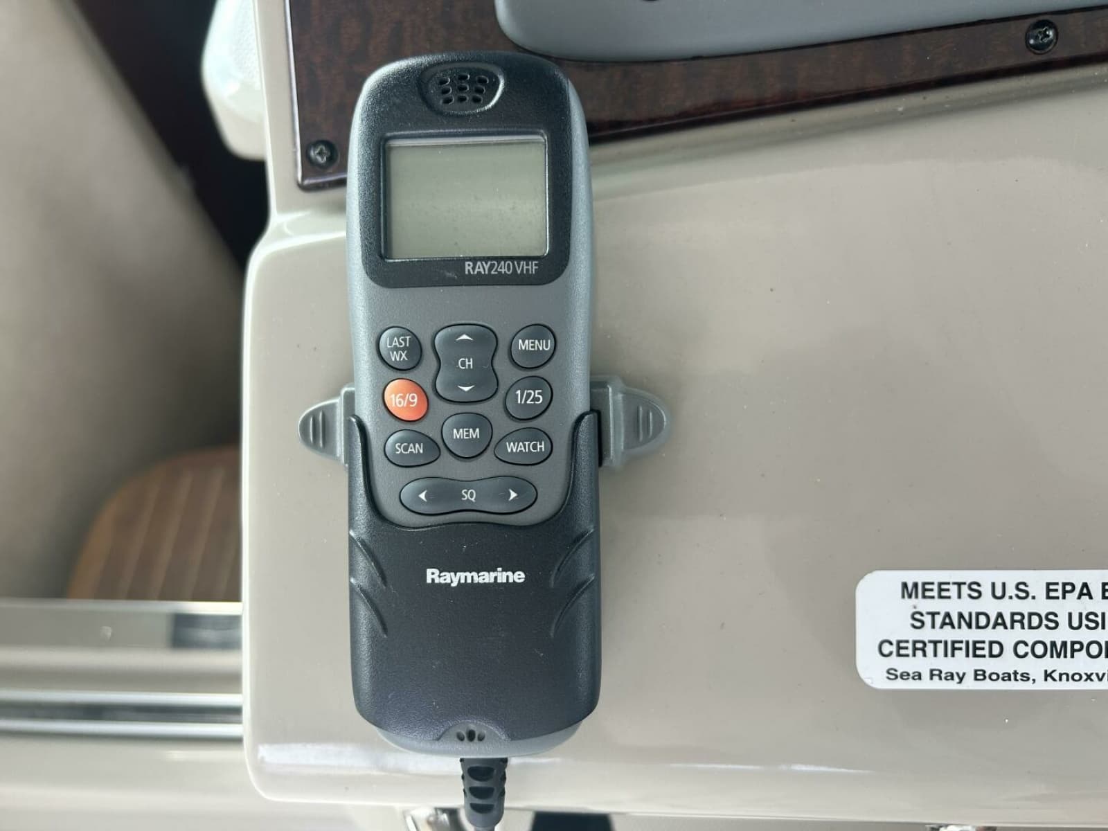 2010 Sea Ray 370 Sundancer - Photo 27