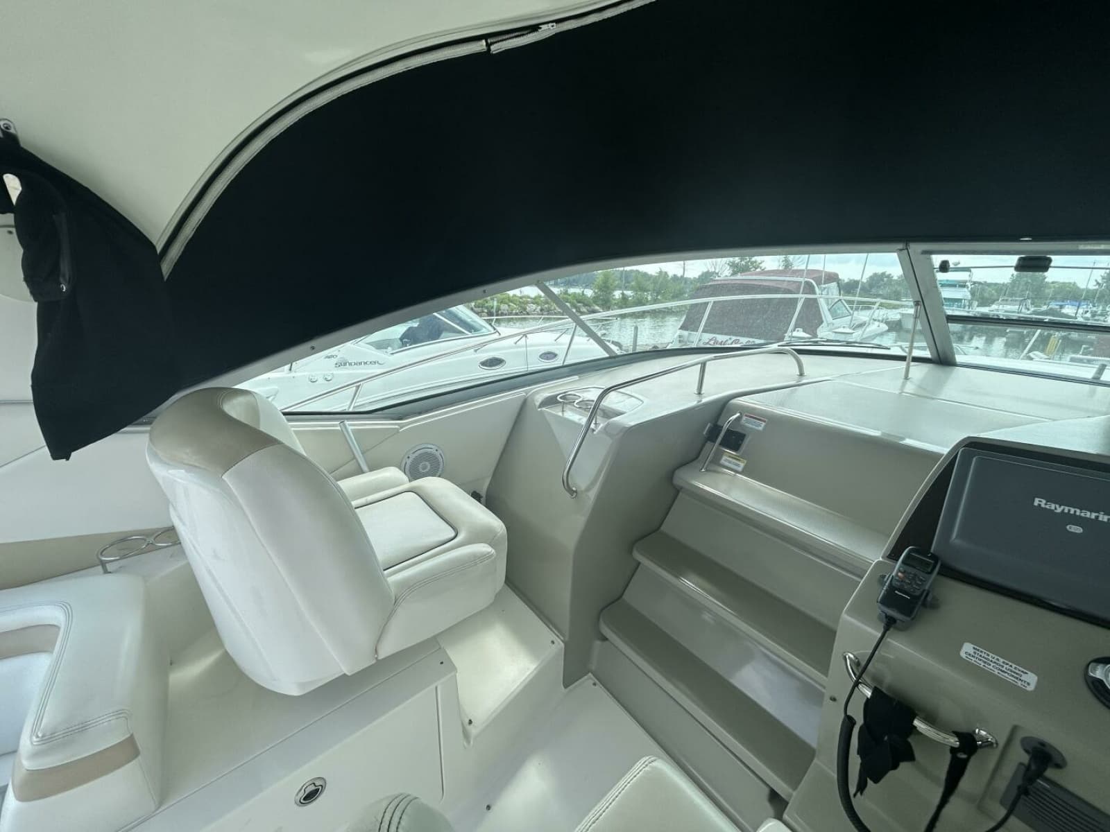 2010 Sea Ray 370 Sundancer - Photo 30
