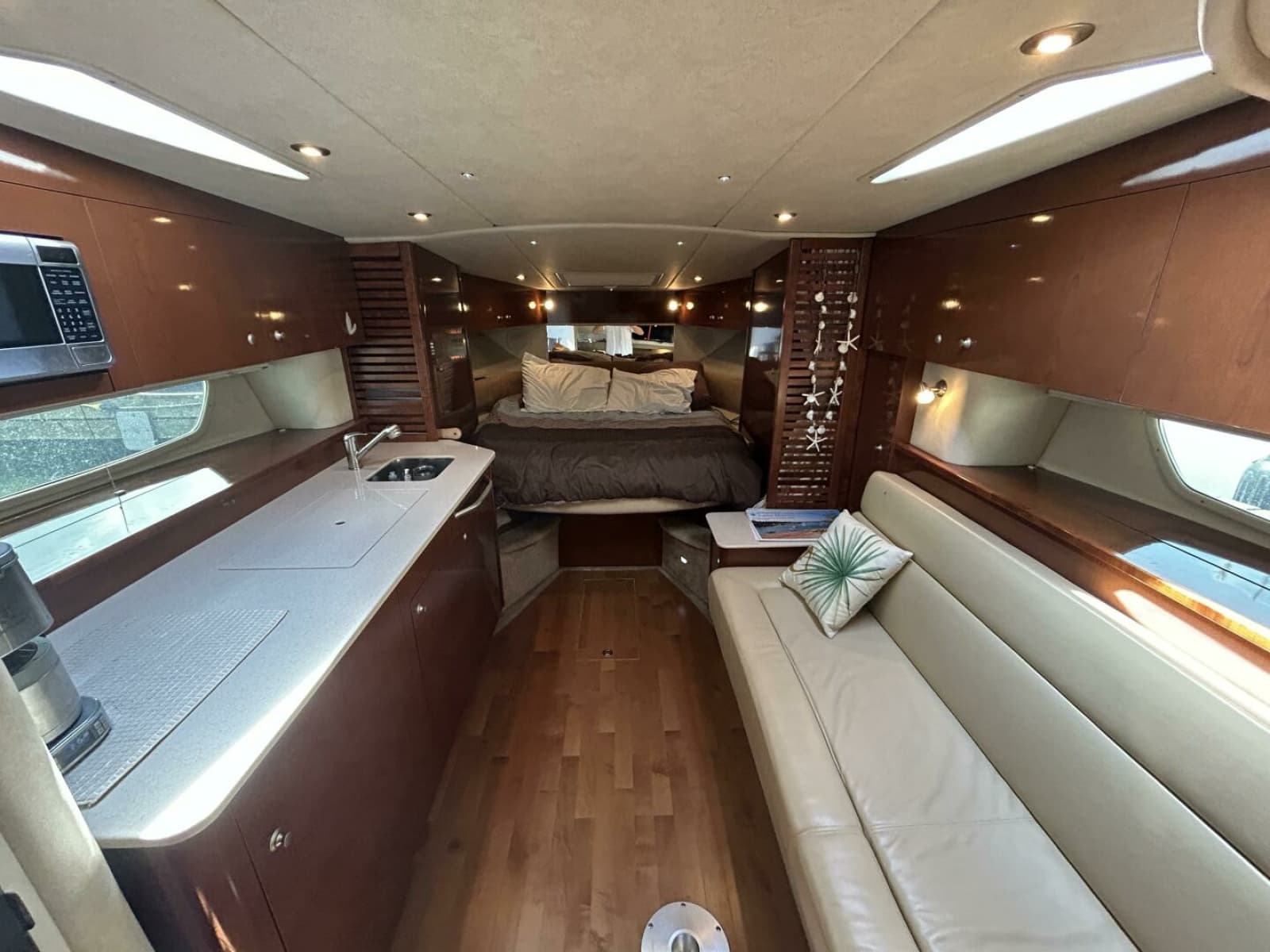 2010 Sea Ray 370 Sundancer - Photo 33