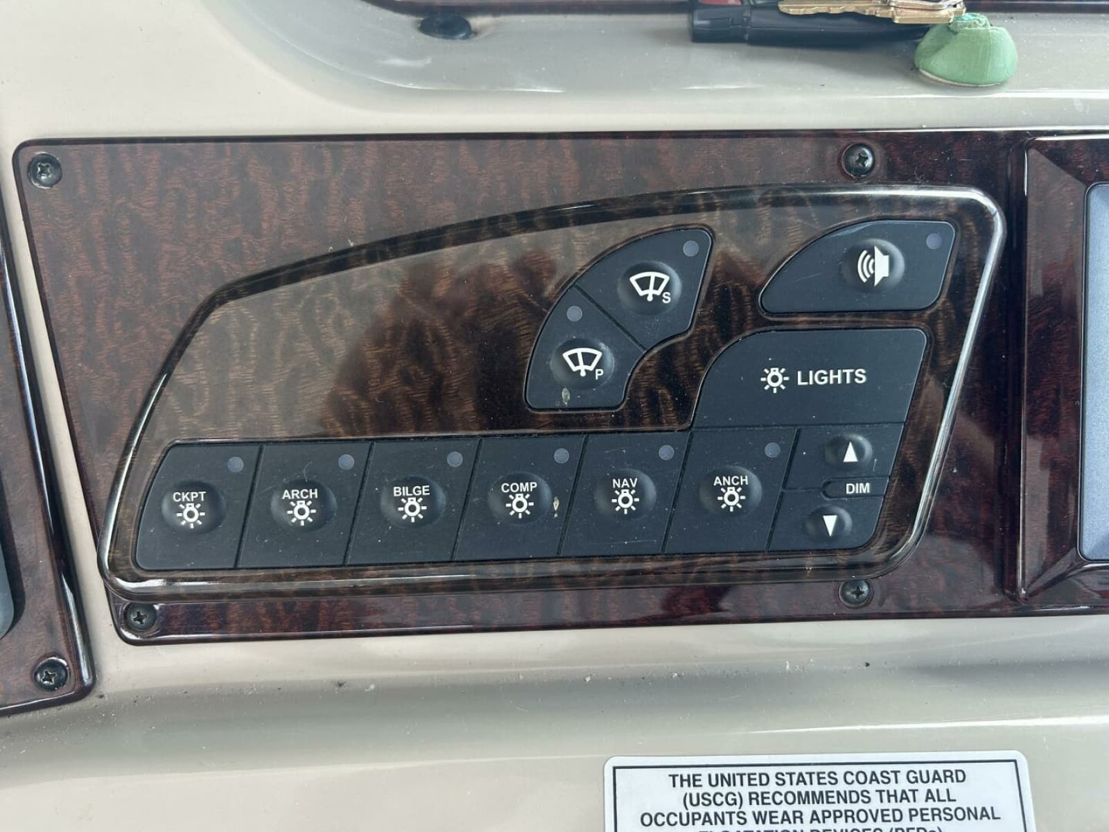 2010 Sea Ray 370 Sundancer - Photo 21