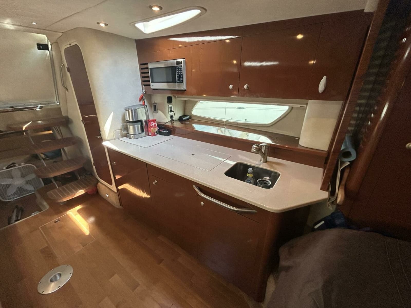 2010 Sea Ray 370 Sundancer - Photo 35