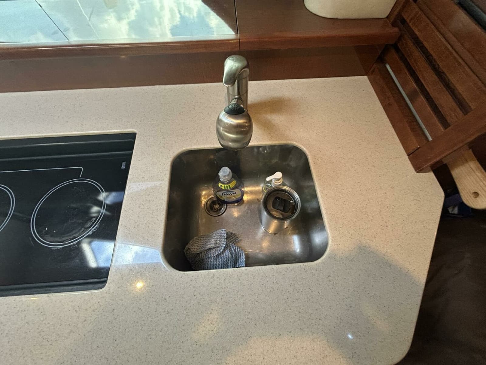 2010 Sea Ray 370 Sundancer - Photo 38