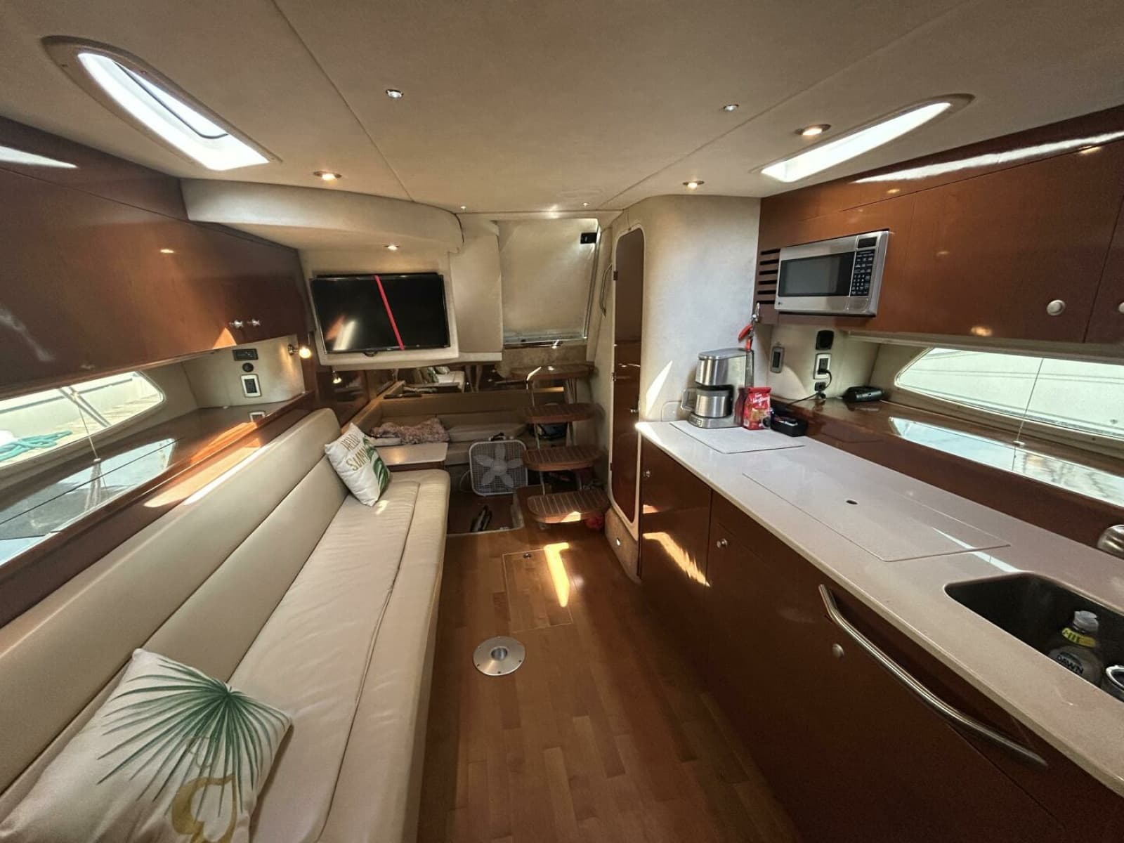 2010 Sea Ray 370 Sundancer - Photo 40