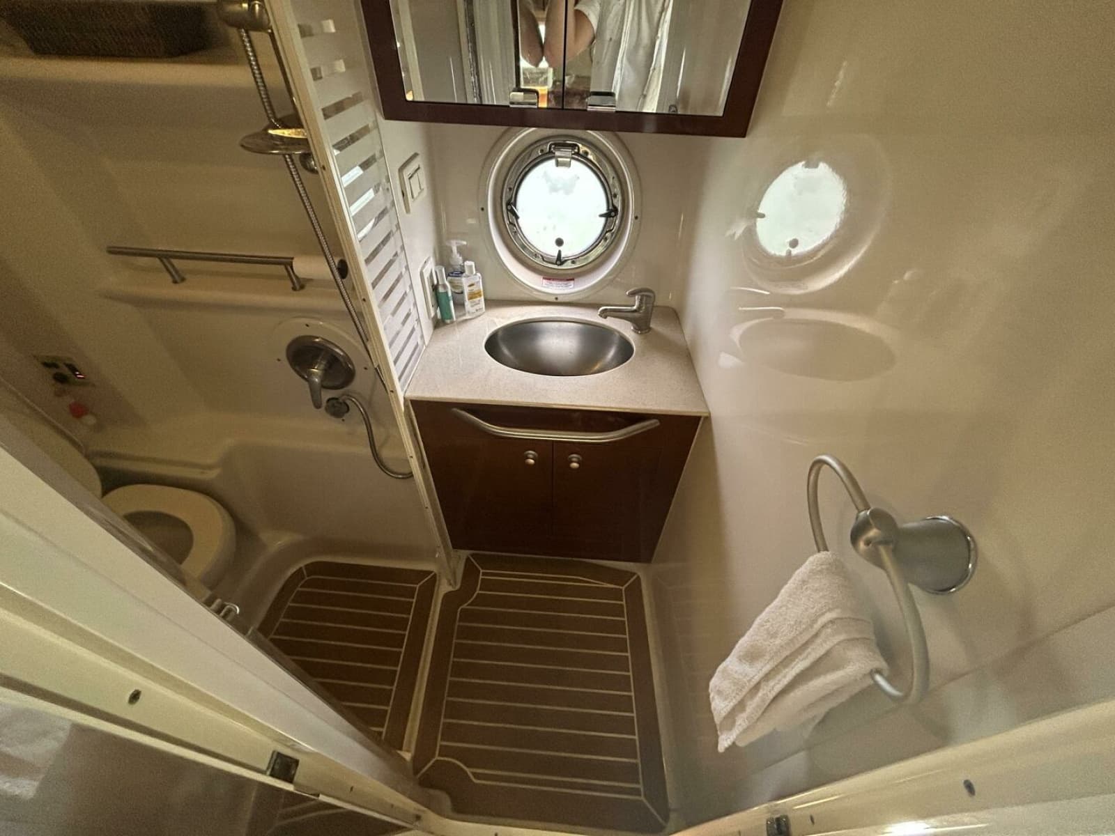 2010 Sea Ray 370 Sundancer - Photo 44