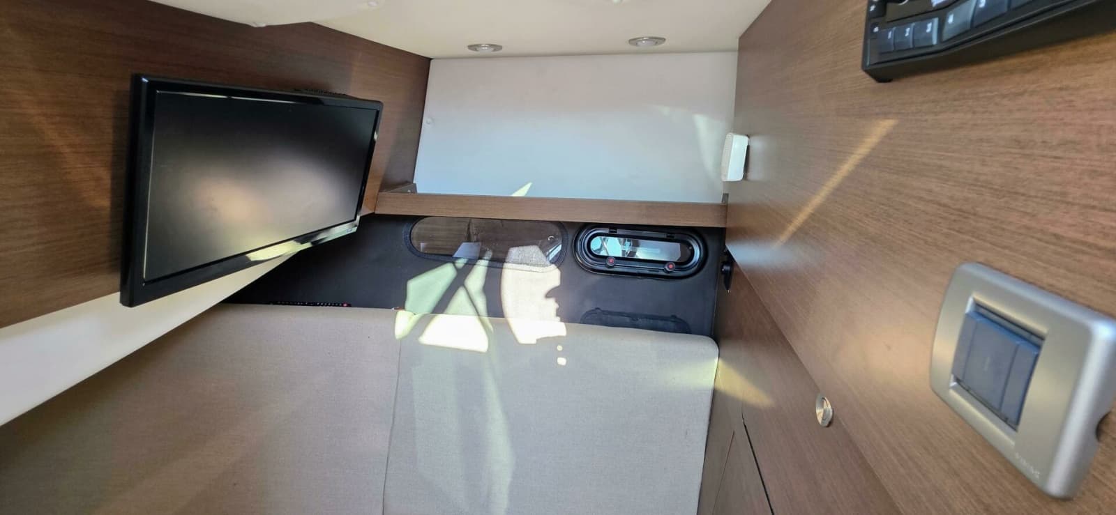 2019 Sea Ray 350 SLX - Photo 32