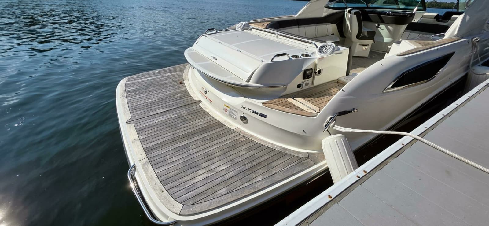 2019 Sea Ray 350 SLX - Photo 9