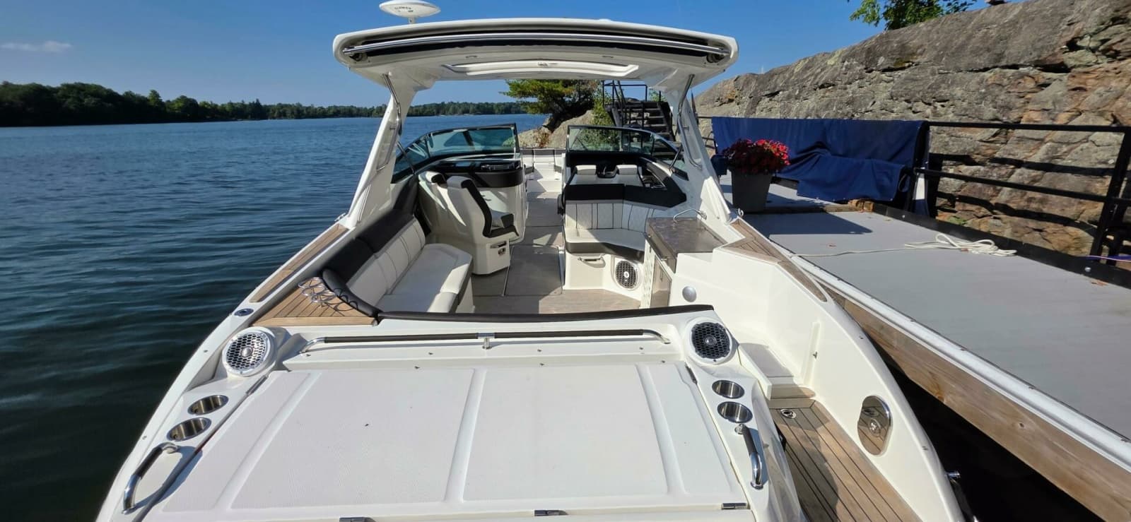 2019 Sea Ray 350 SLX - Photo 10