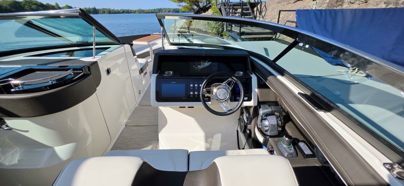 2019 Sea Ray 350 SLX - Photo 20