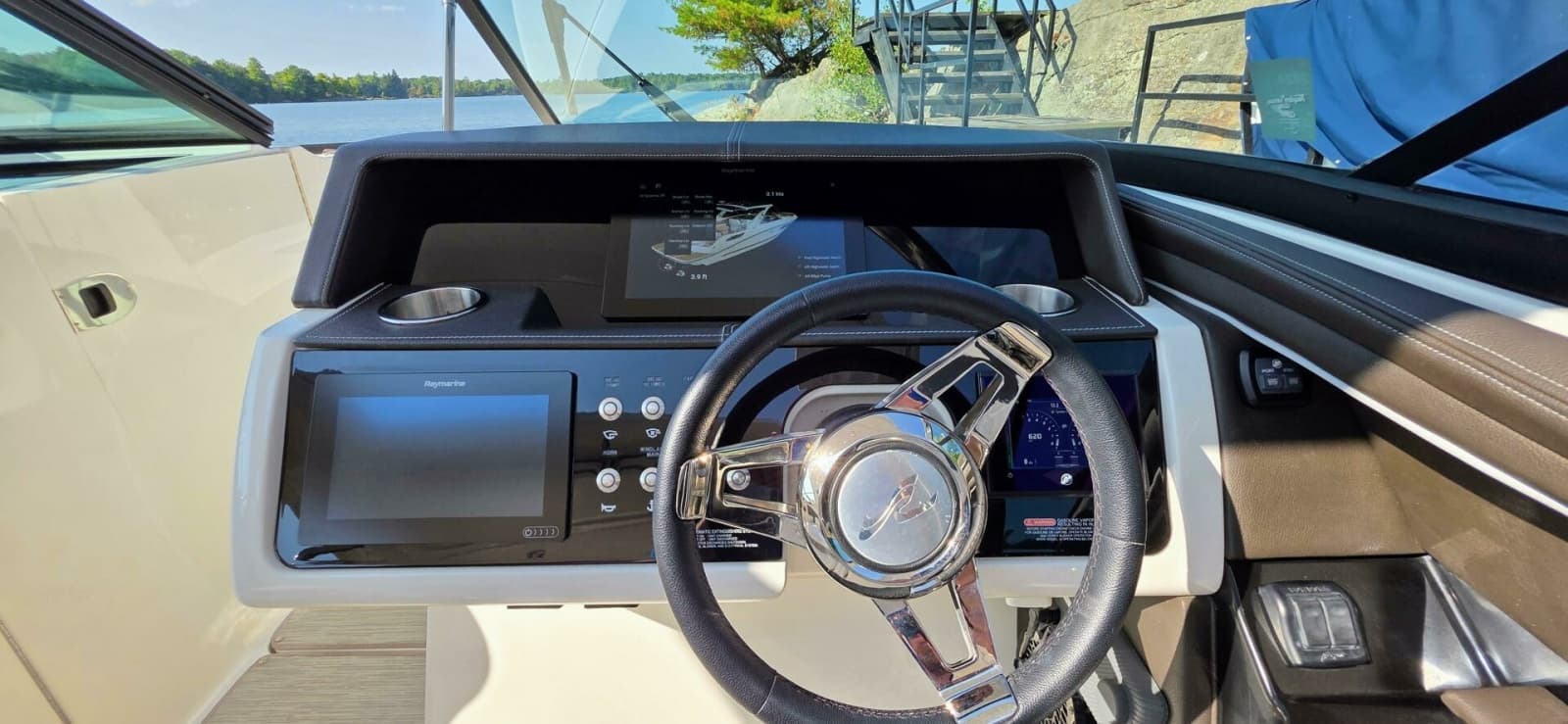 2019 Sea Ray 350 SLX - Photo 21