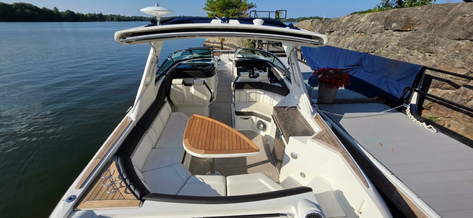 2019 Sea Ray 350 SLX - Photo 34