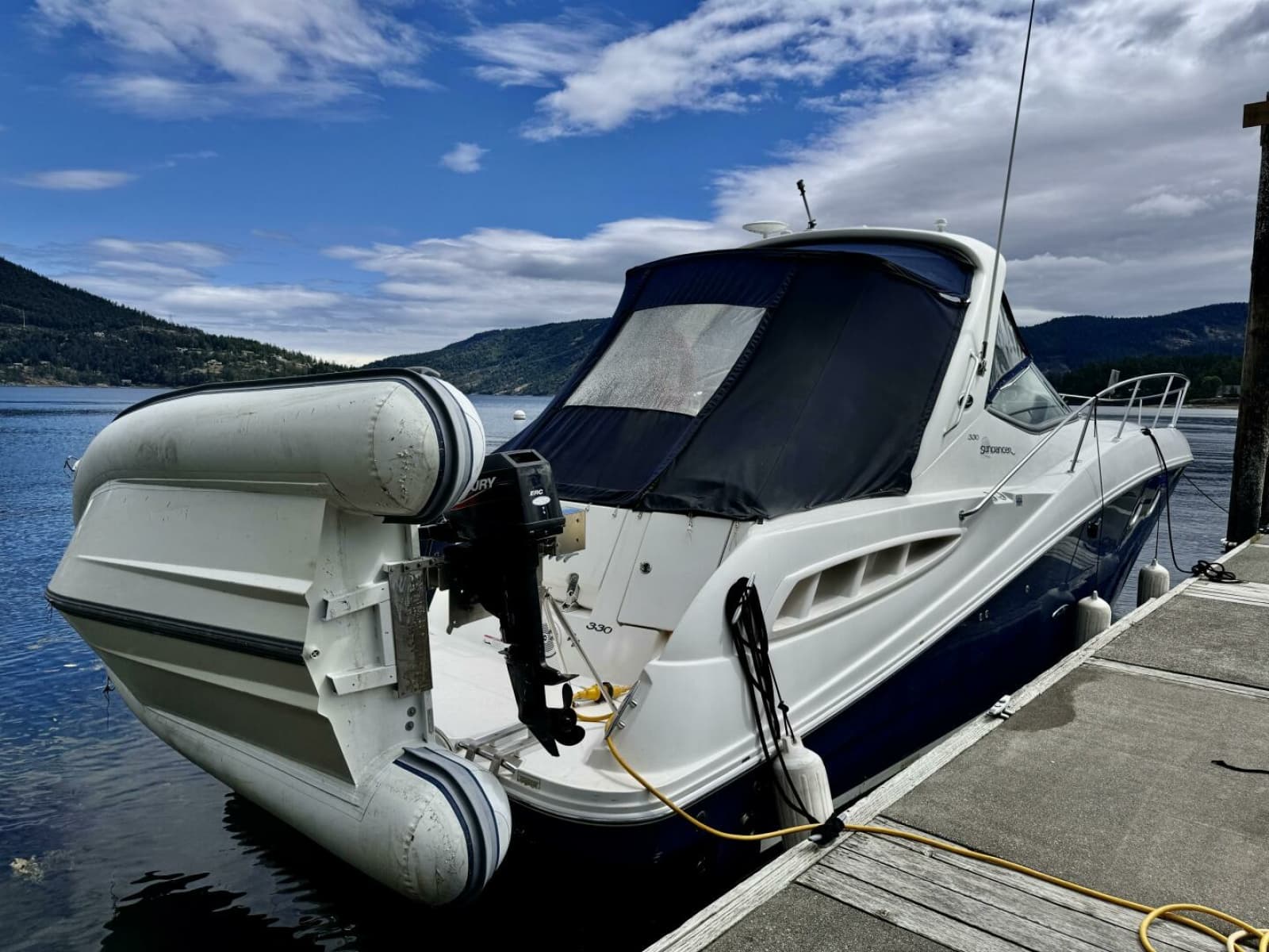 2008 Sea Ray 330 Sundancer - Photo 2