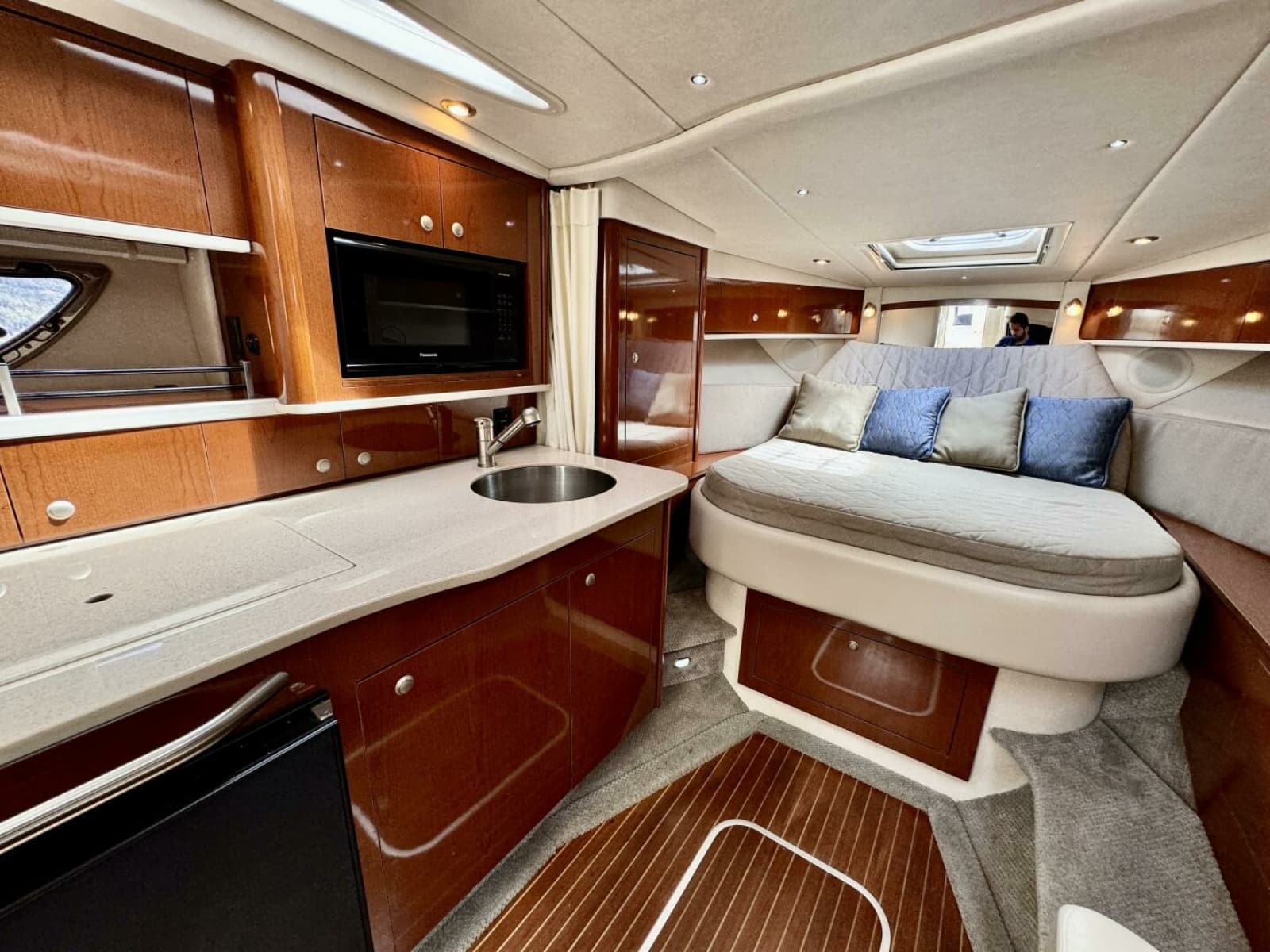 2008 Sea Ray 330 Sundancer - Photo 47