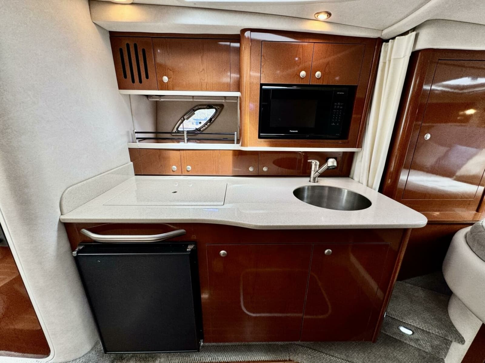 2008 Sea Ray 330 Sundancer - Photo 48