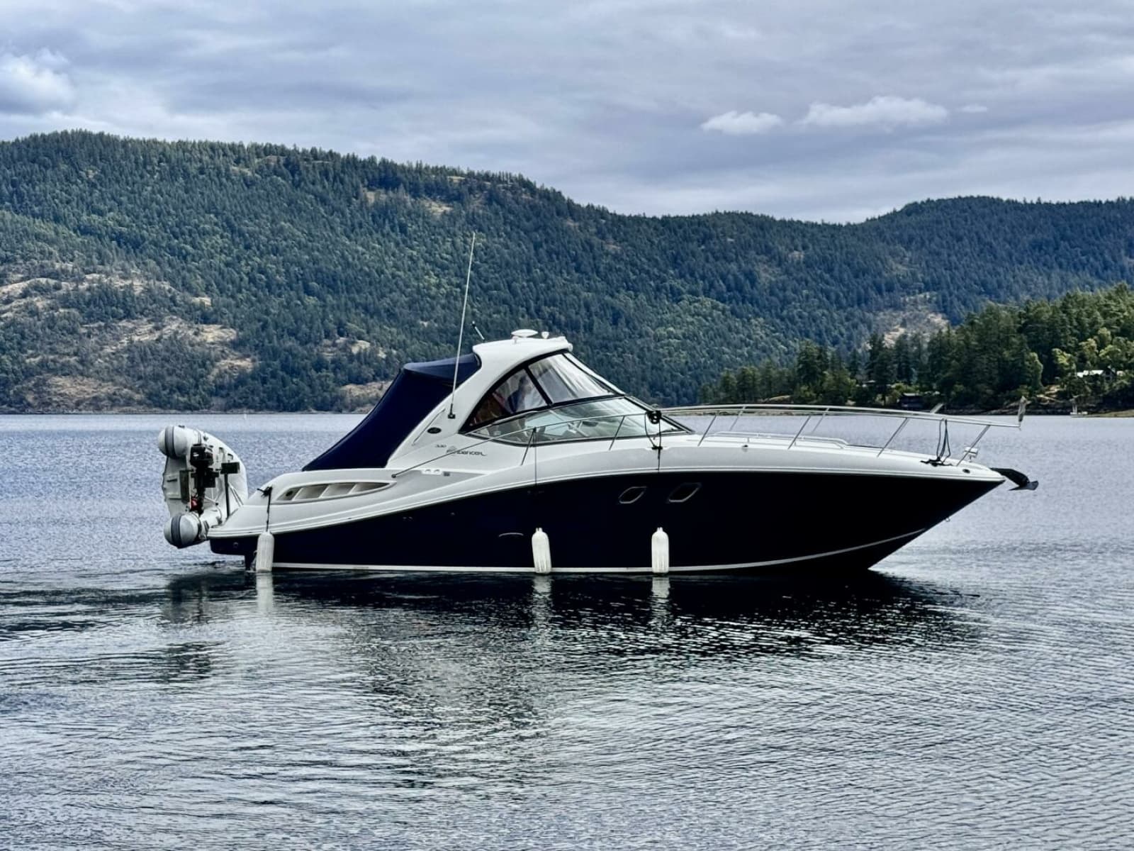 2008 Sea Ray 330 Sundancer - Photo 9