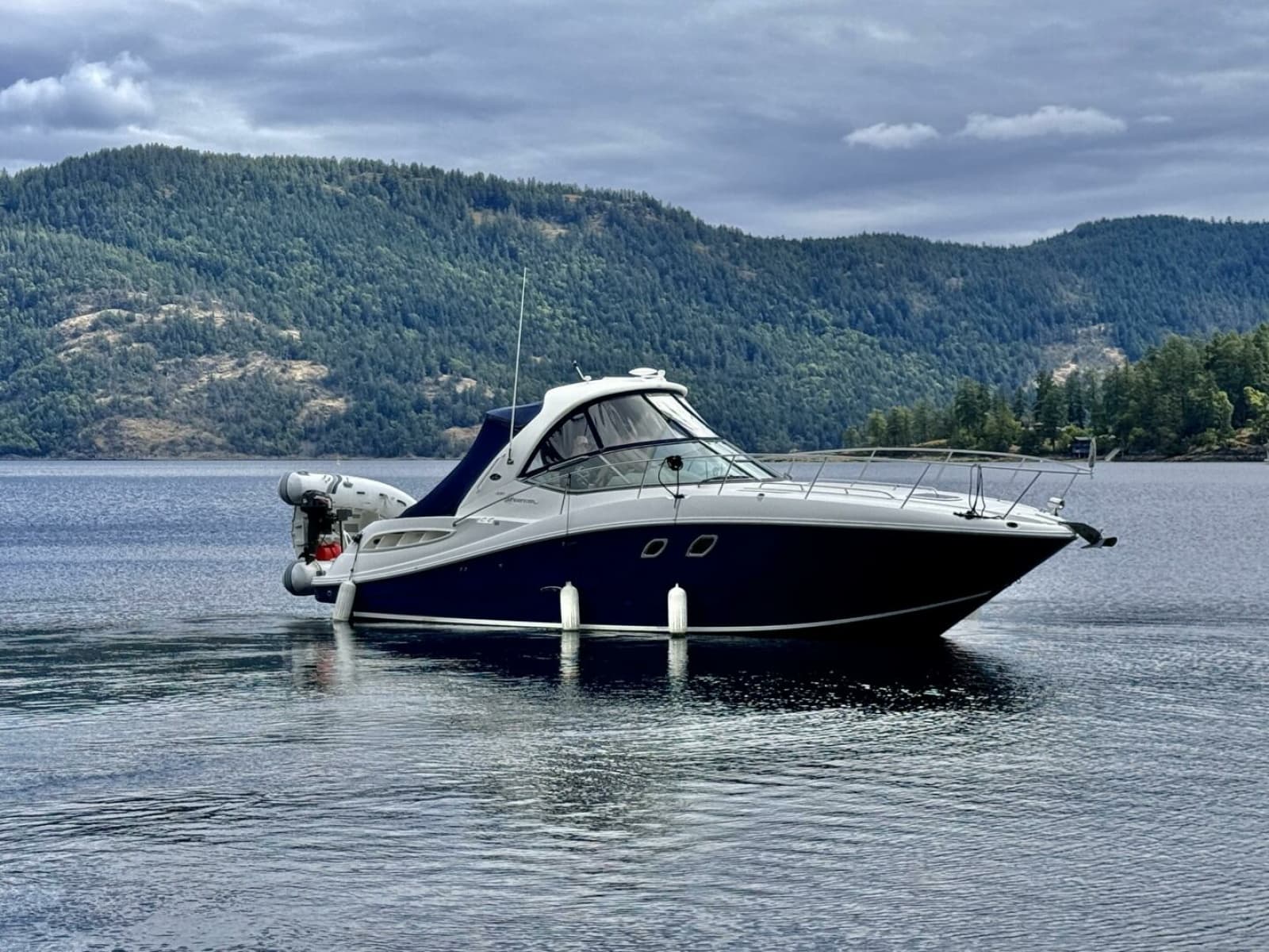 2008 Sea Ray 330 Sundancer - Photo 10