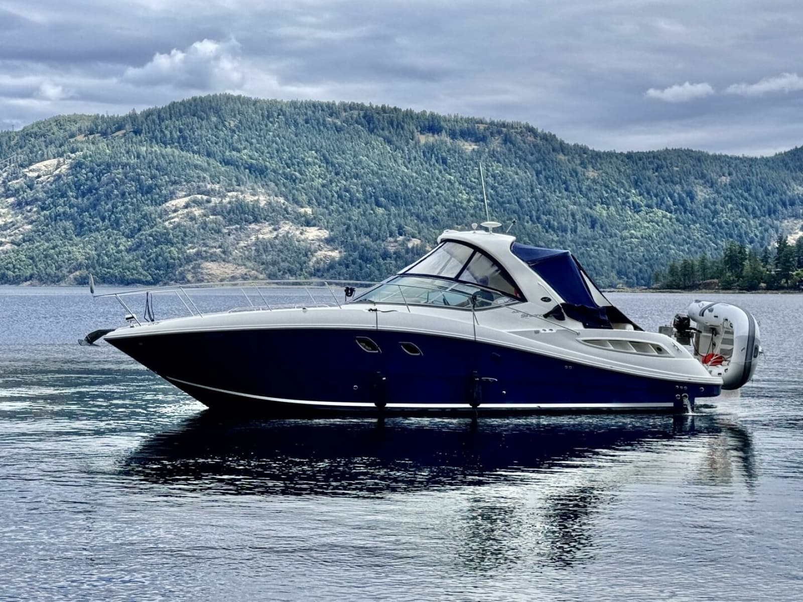 2008 Sea Ray 330 Sundancer - Photo 11