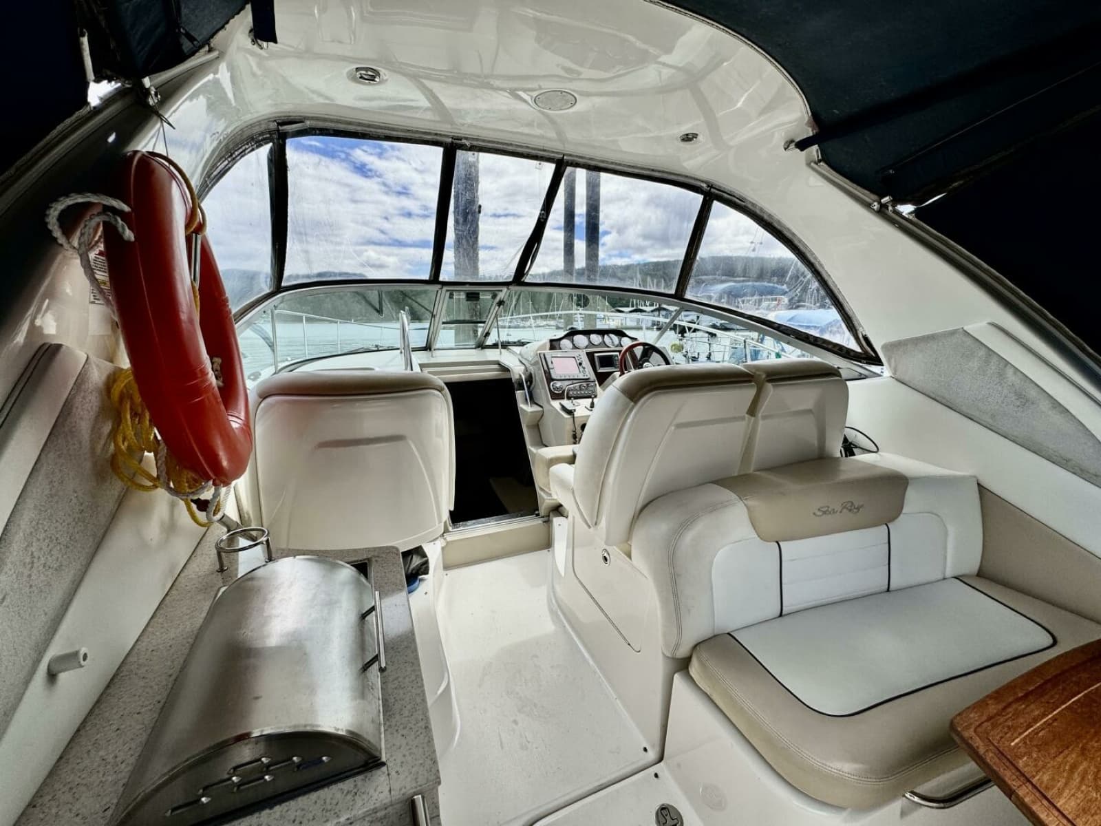 2008 Sea Ray 330 Sundancer - Photo 17