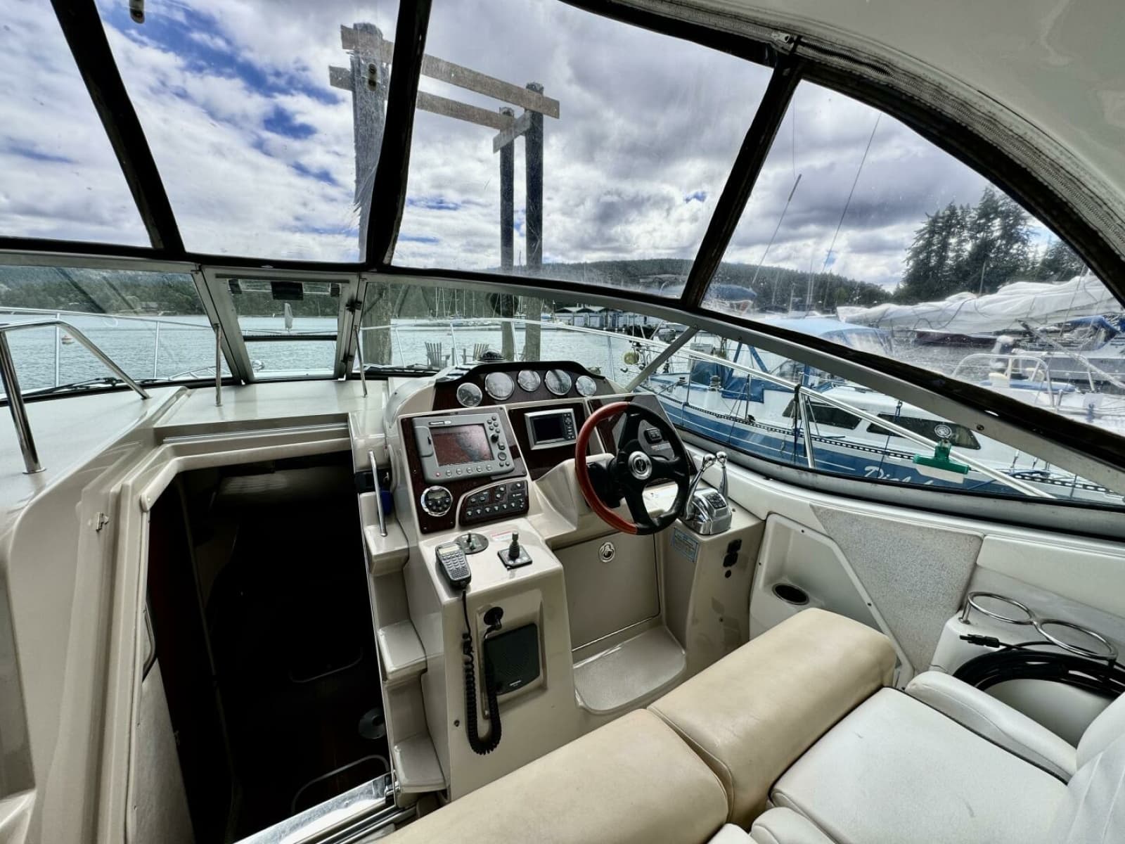 2008 Sea Ray 330 Sundancer - Photo 22