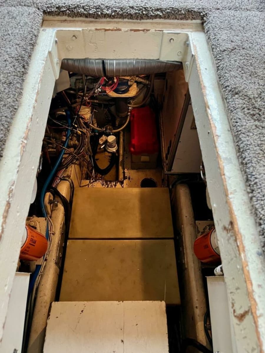 1983 Uniflite Double Cabin - Photo 31