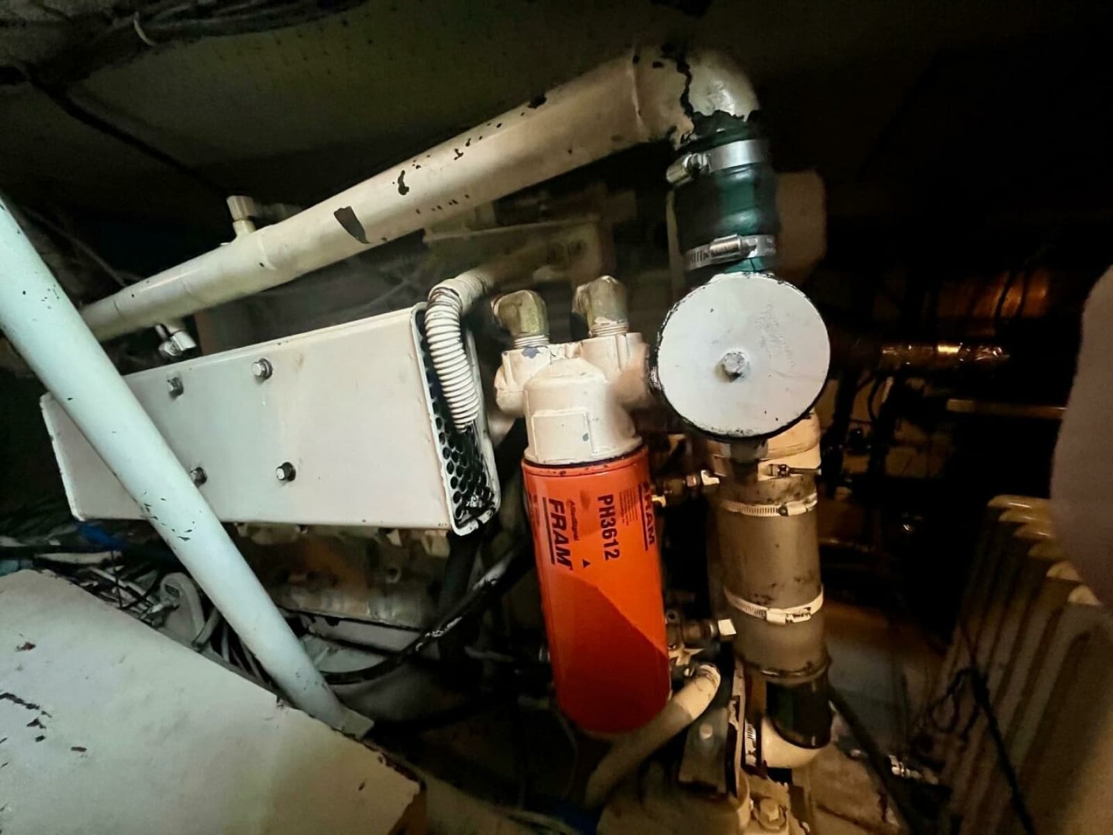 1983 Uniflite Double Cabin - Photo 32