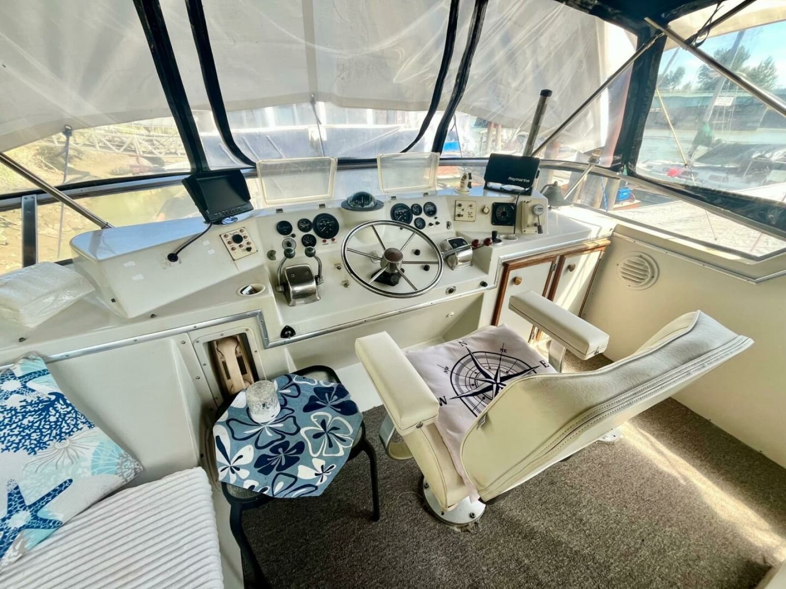 1983 Uniflite Double Cabin - Photo 13