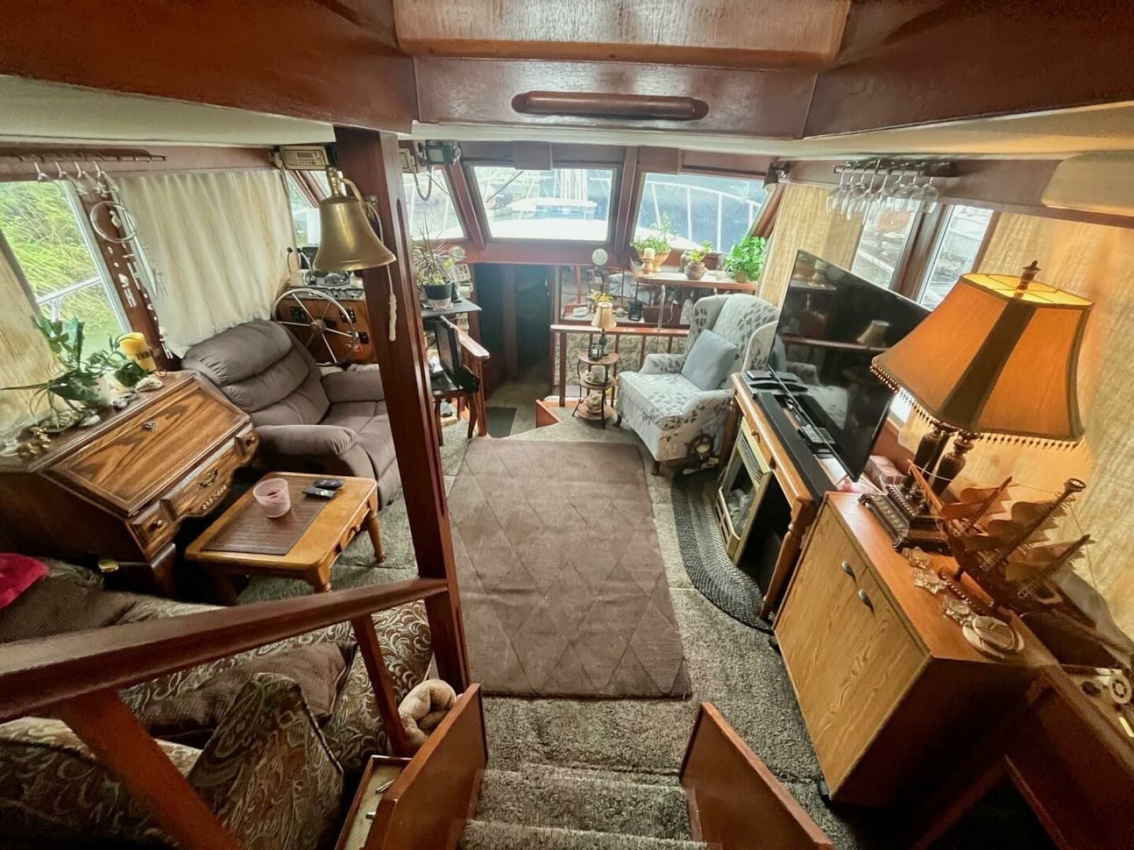 1983 Uniflite Double Cabin - Photo 16