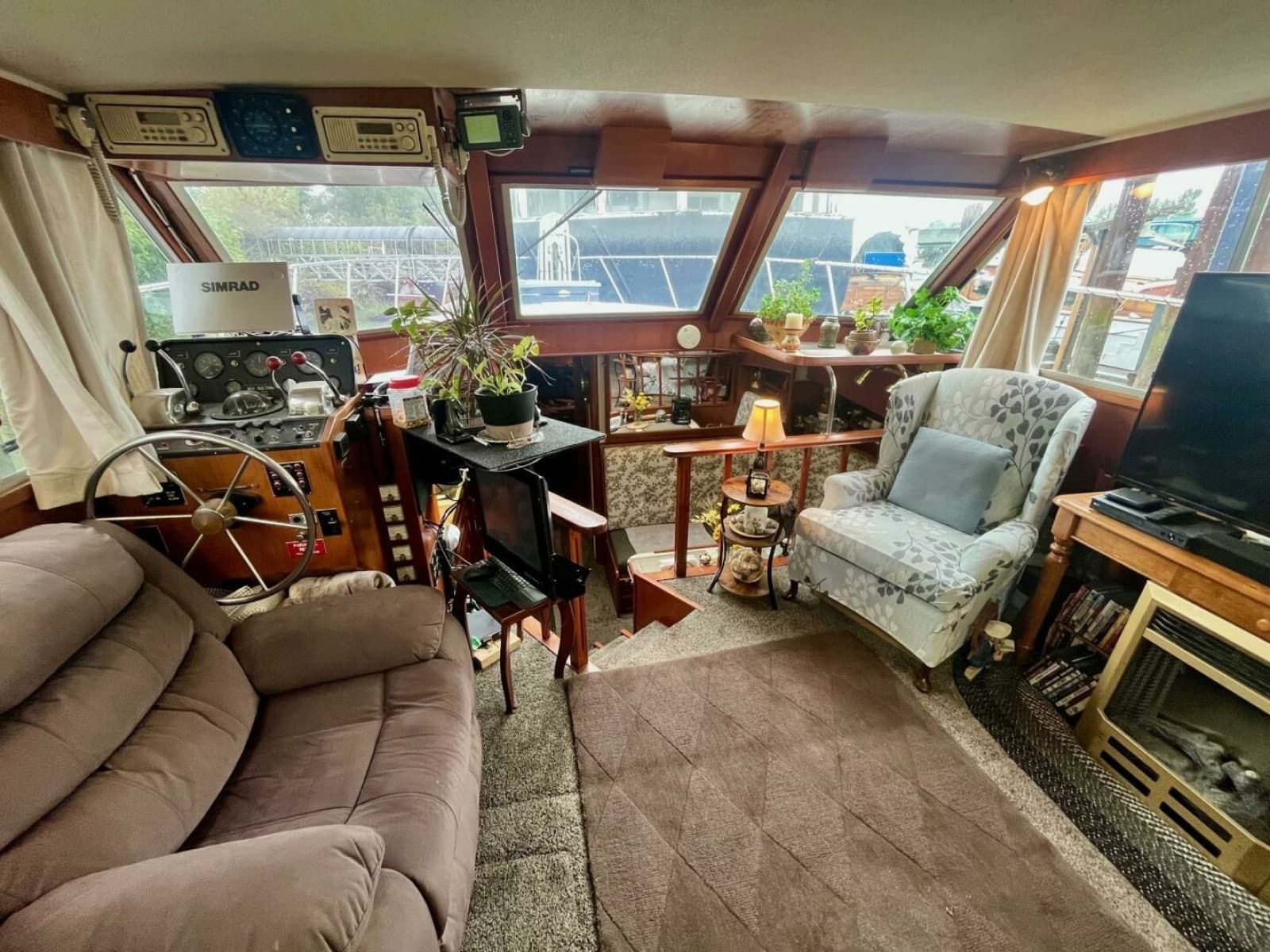 1983 Uniflite Double Cabin - Photo 20