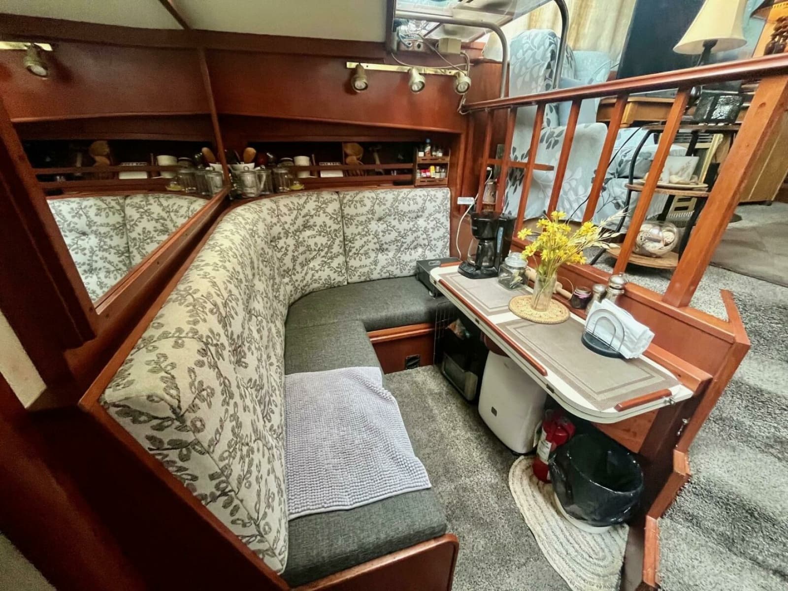 1983 Uniflite Double Cabin - Photo 21