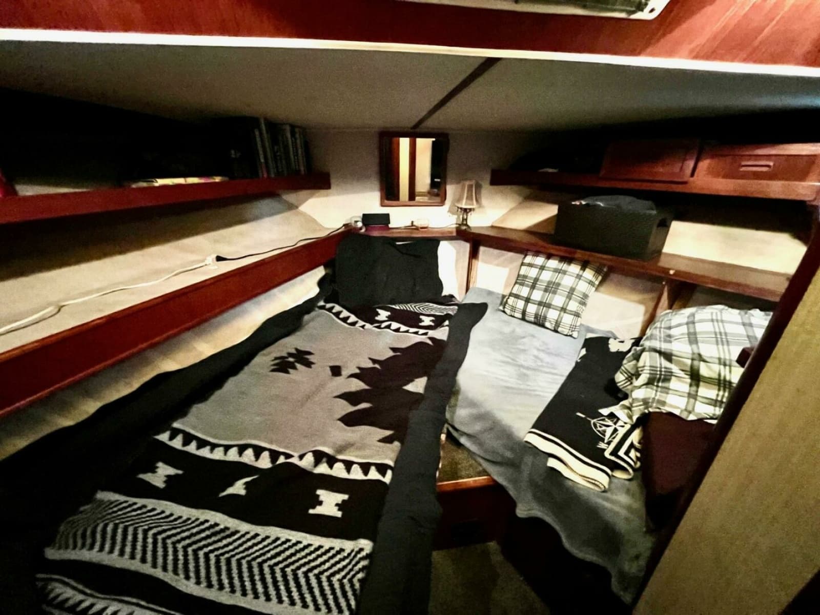 1983 Uniflite Double Cabin - Photo 25