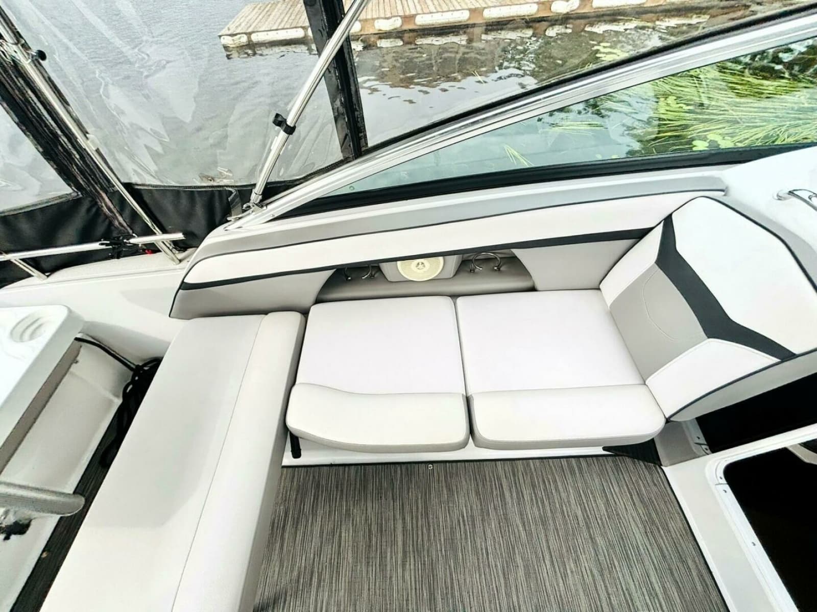 2017 Four Winns V255 - Photo 17