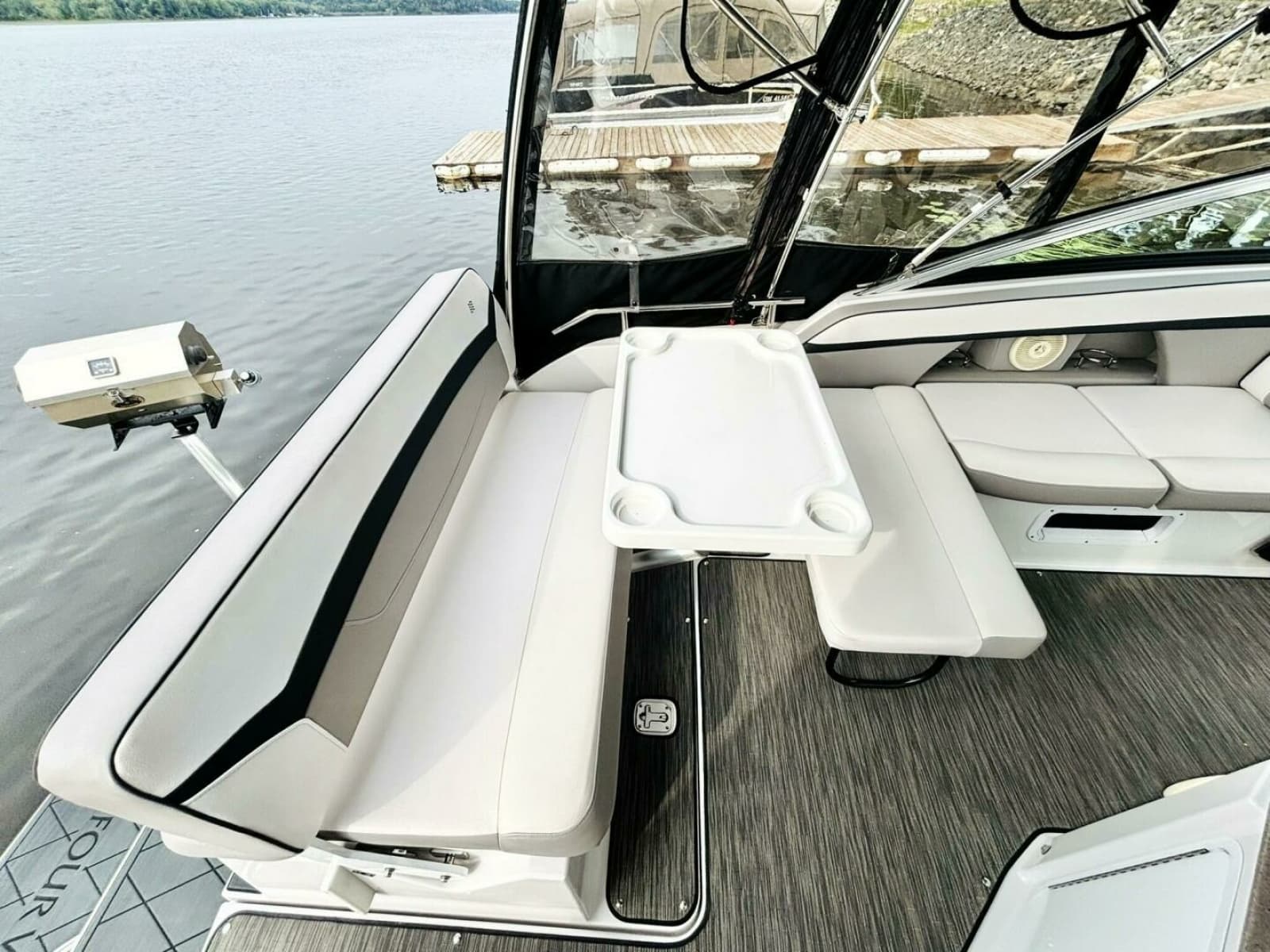 2017 Four Winns V255 - Photo 8