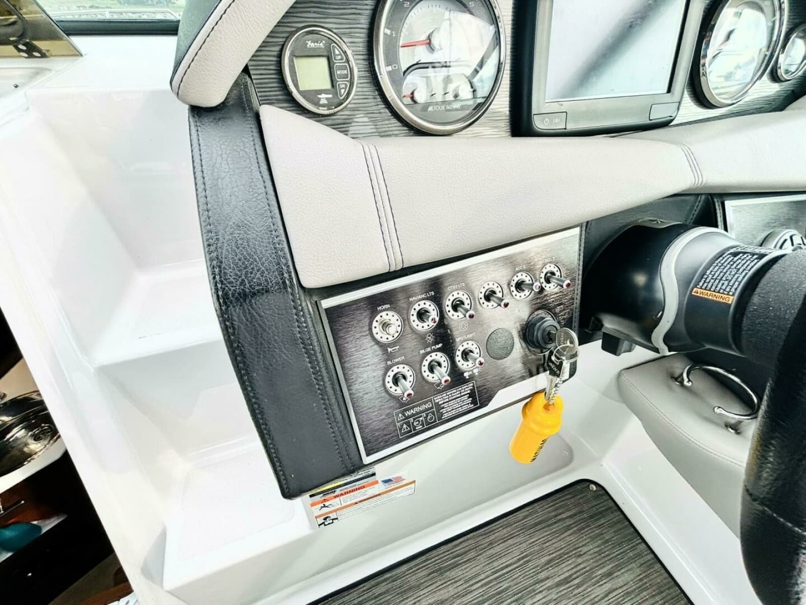 2017 Four Winns V255 - Photo 14