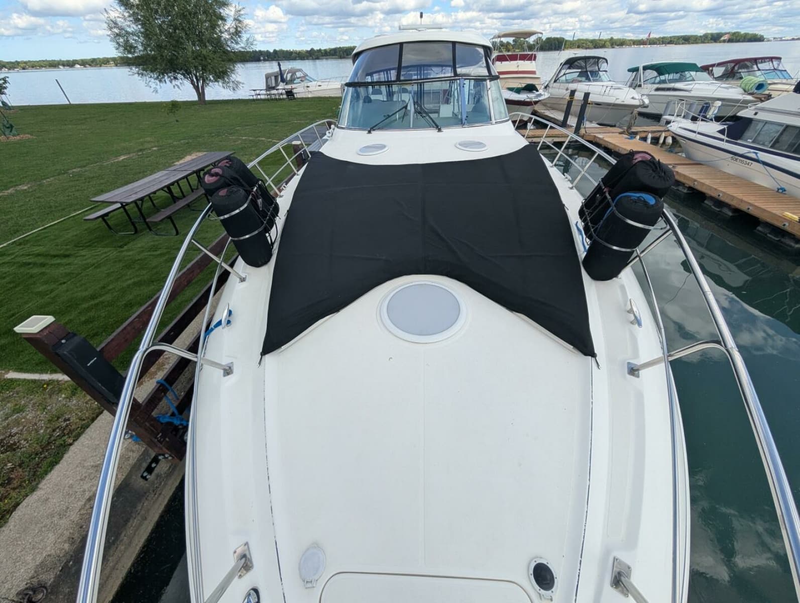 2007 Cruisers Yachts 520 Express - Photo 9