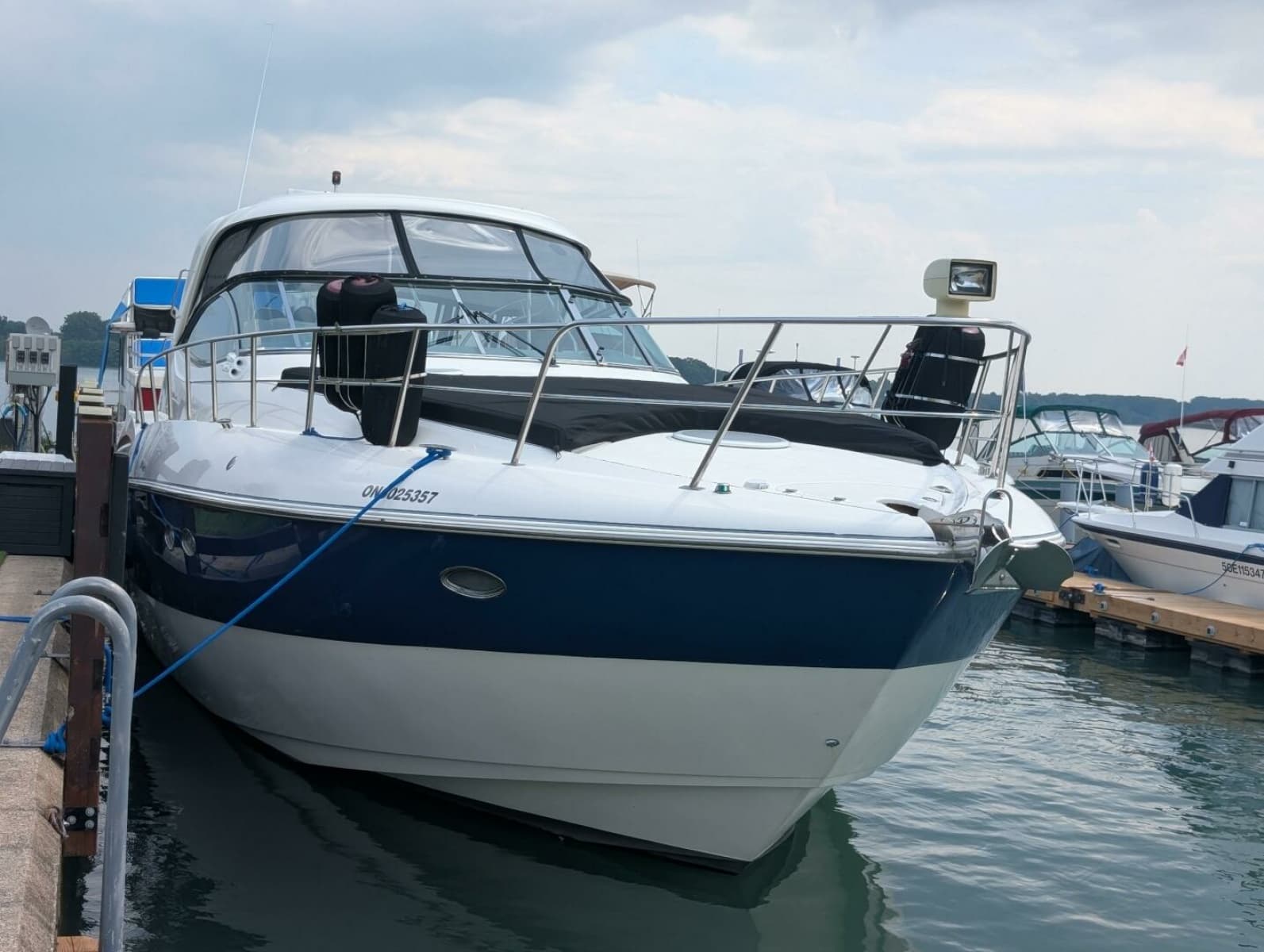 2007 Cruisers Yachts 520 Express - Photo 6
