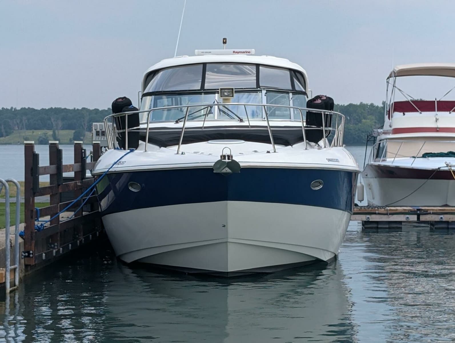 2007 Cruisers Yachts 520 Express - Photo 7