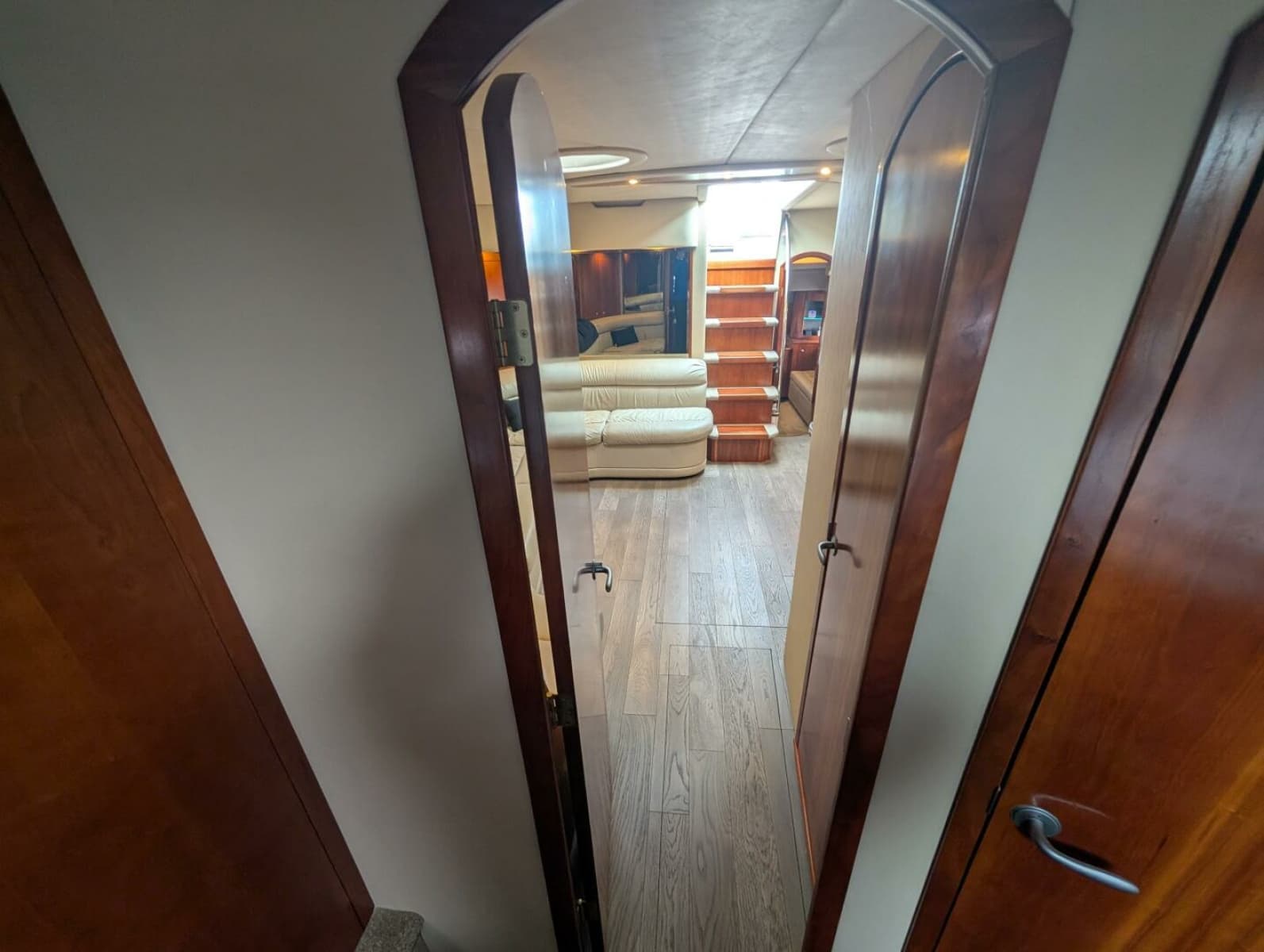2007 Cruisers Yachts 520 Express - Photo 43