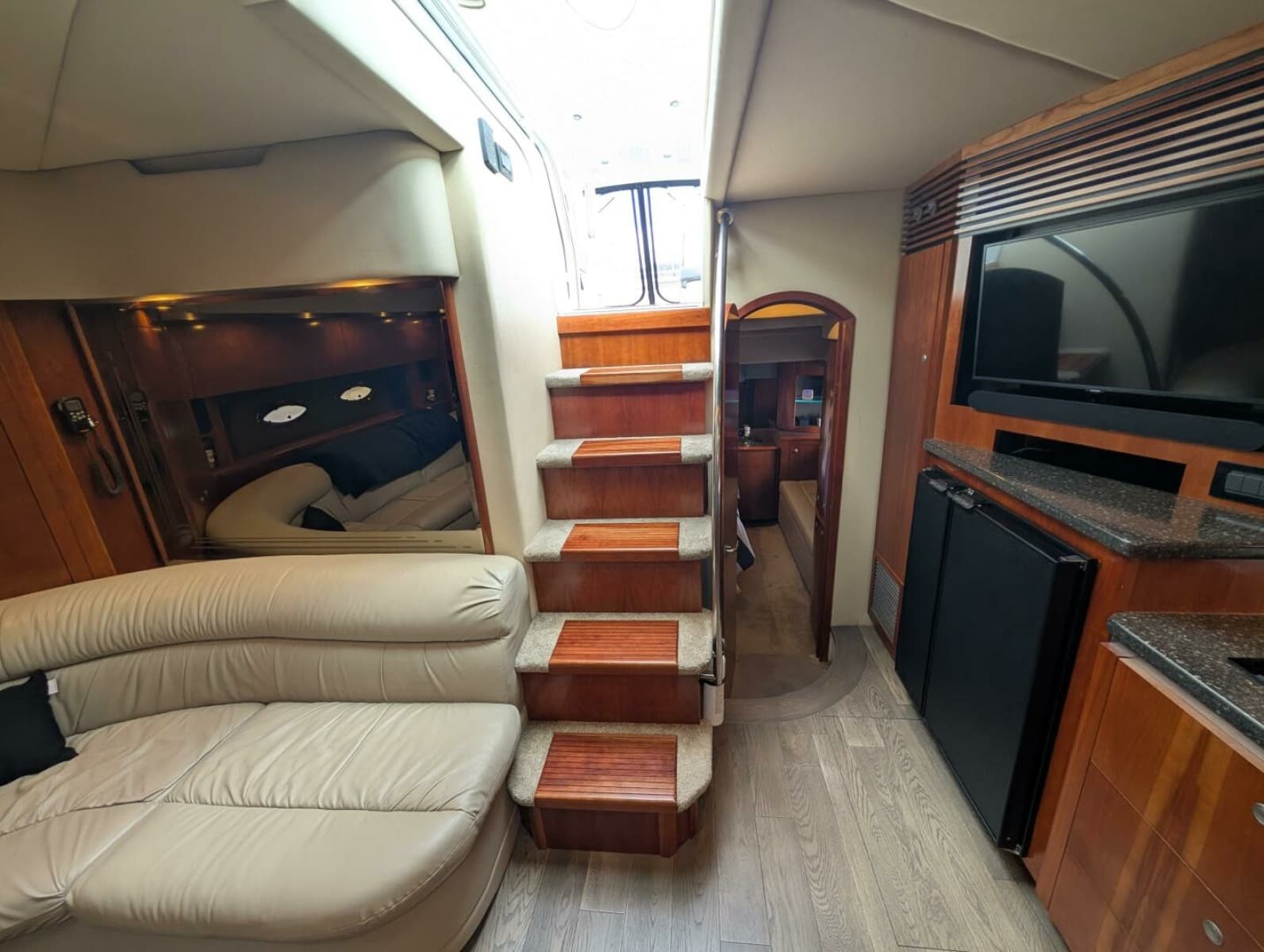 2007 Cruisers Yachts 520 Express - Photo 48