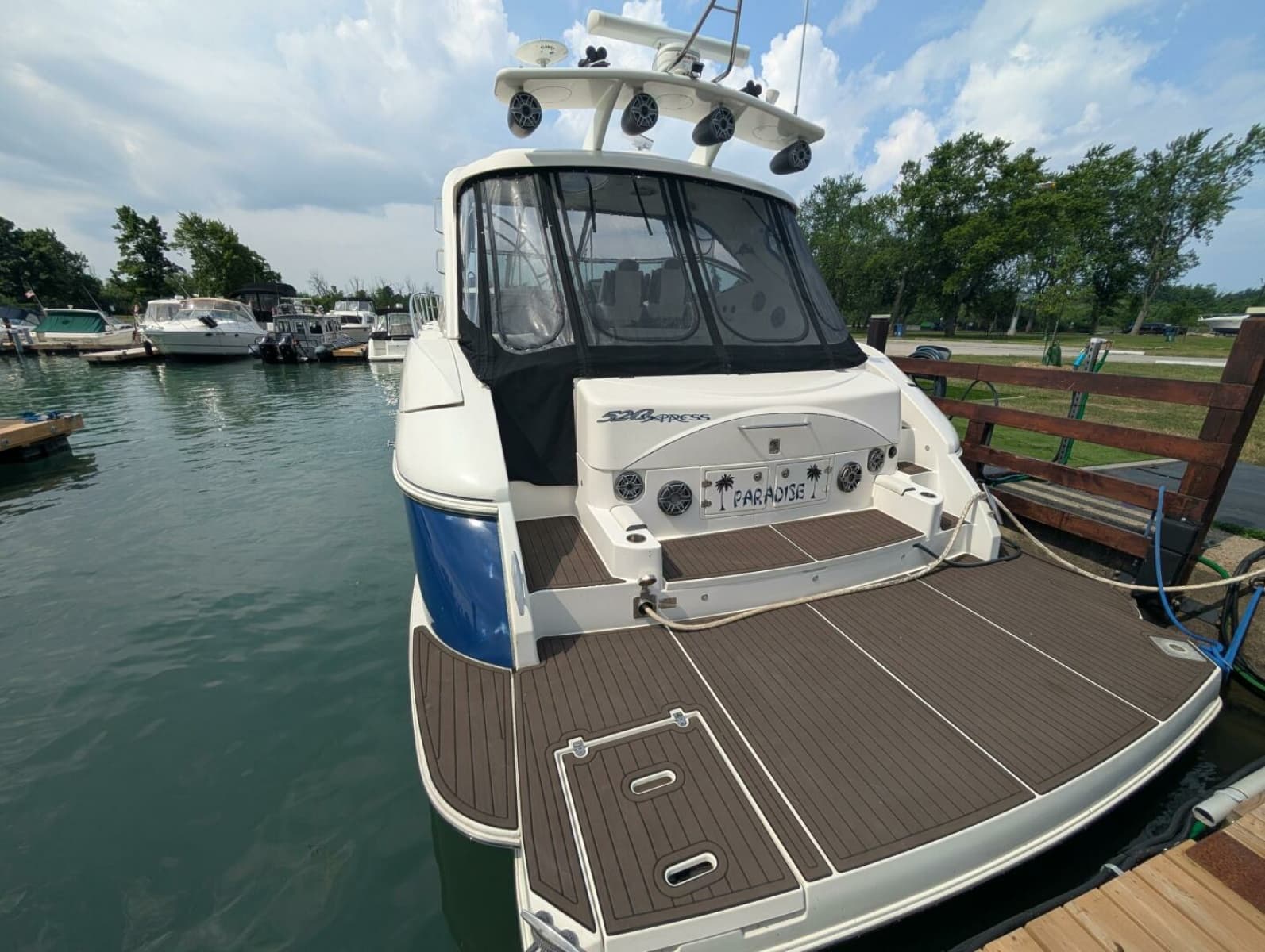 2007 Cruisers Yachts 520 Express - Photo 12