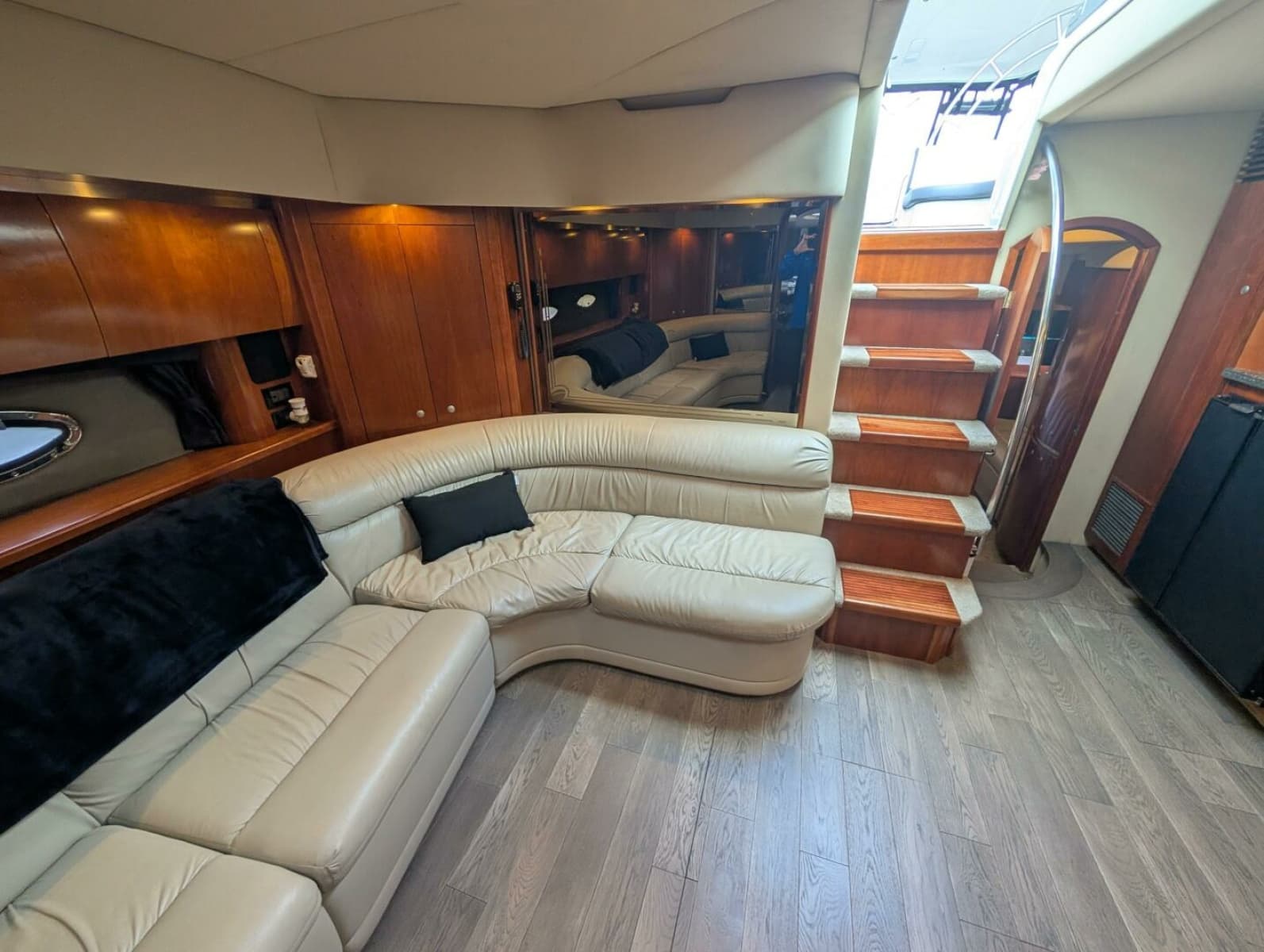 2007 Cruisers Yachts 520 Express - Photo 45