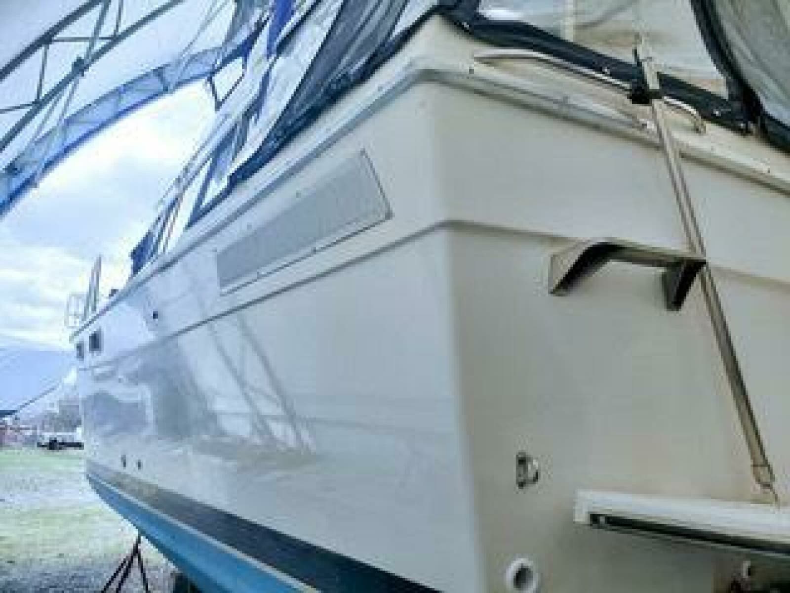 1986 Bayliner 3270 - Photo 7