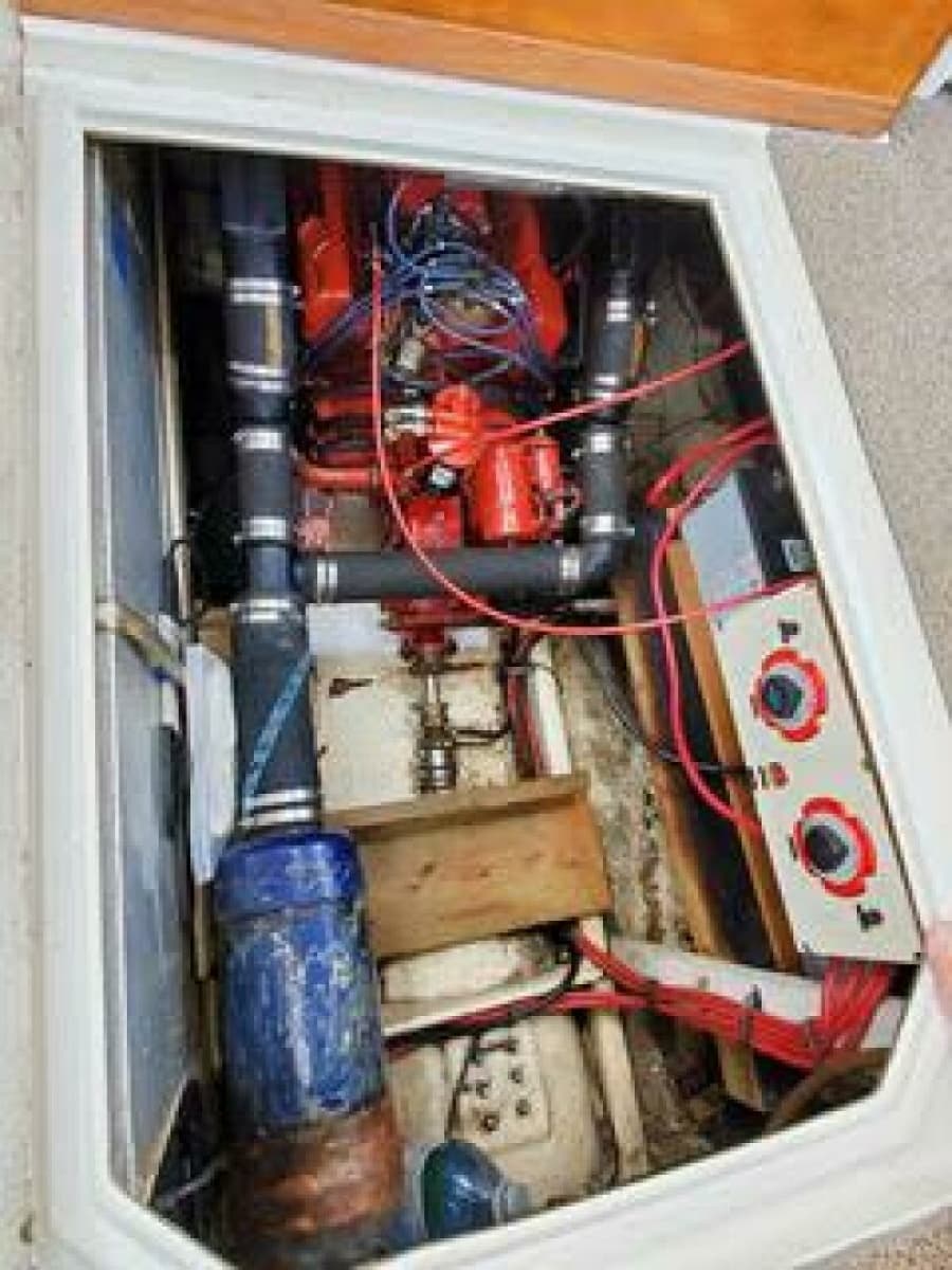 1986 Bayliner 3270 - Photo 28