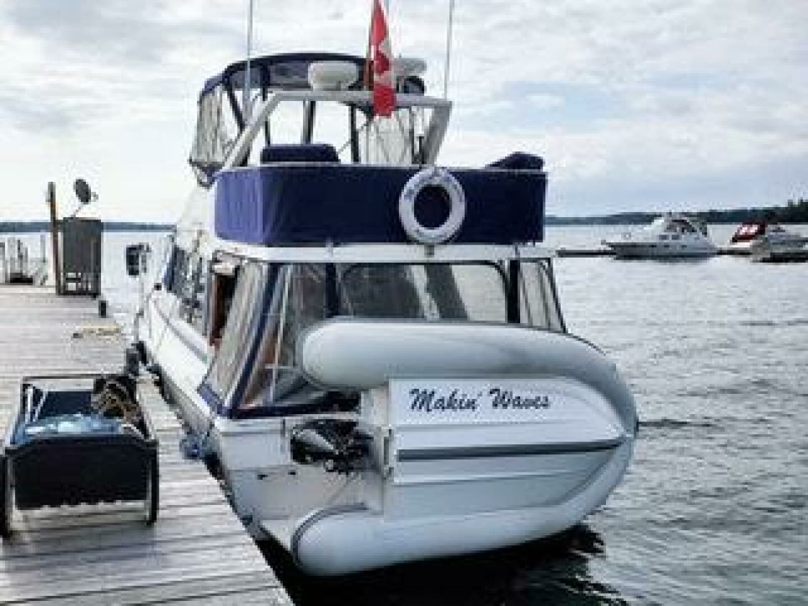 1986 Bayliner 3270 - Photo 2