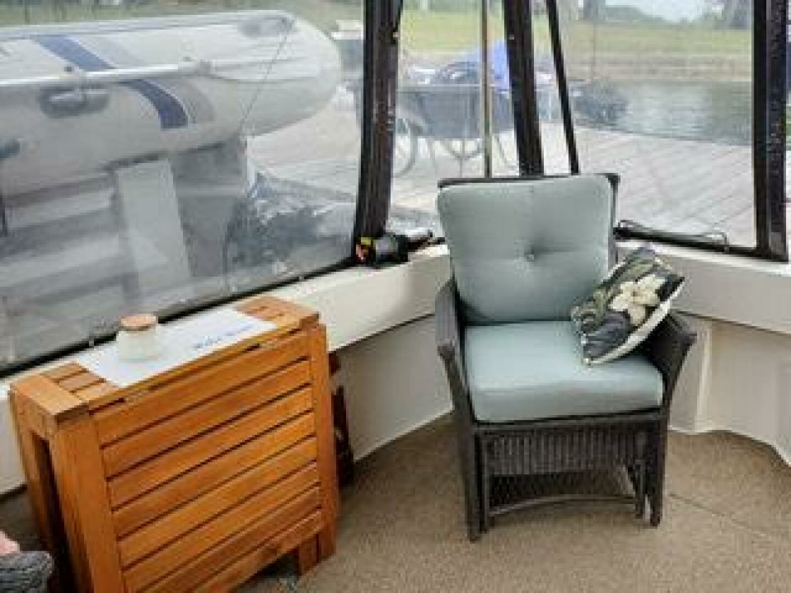 1986 Bayliner 3270 - Photo 13