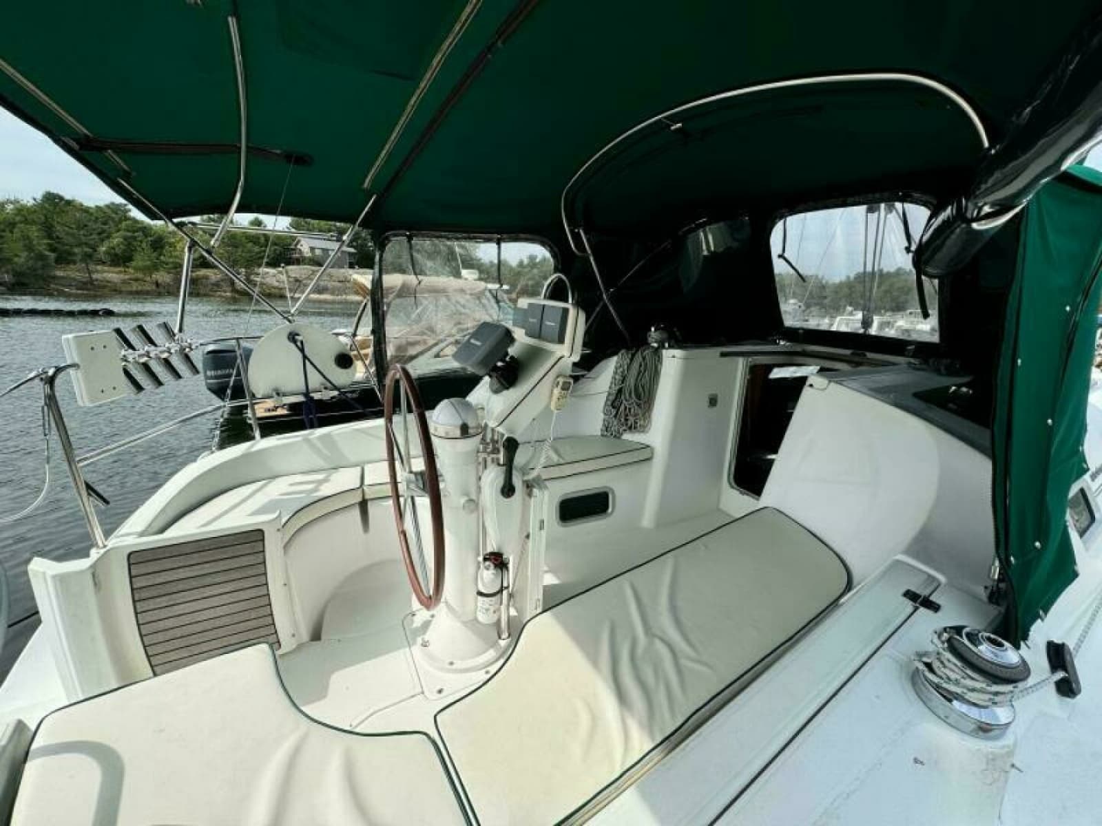 2004 Beneteau 323 - Photo 14