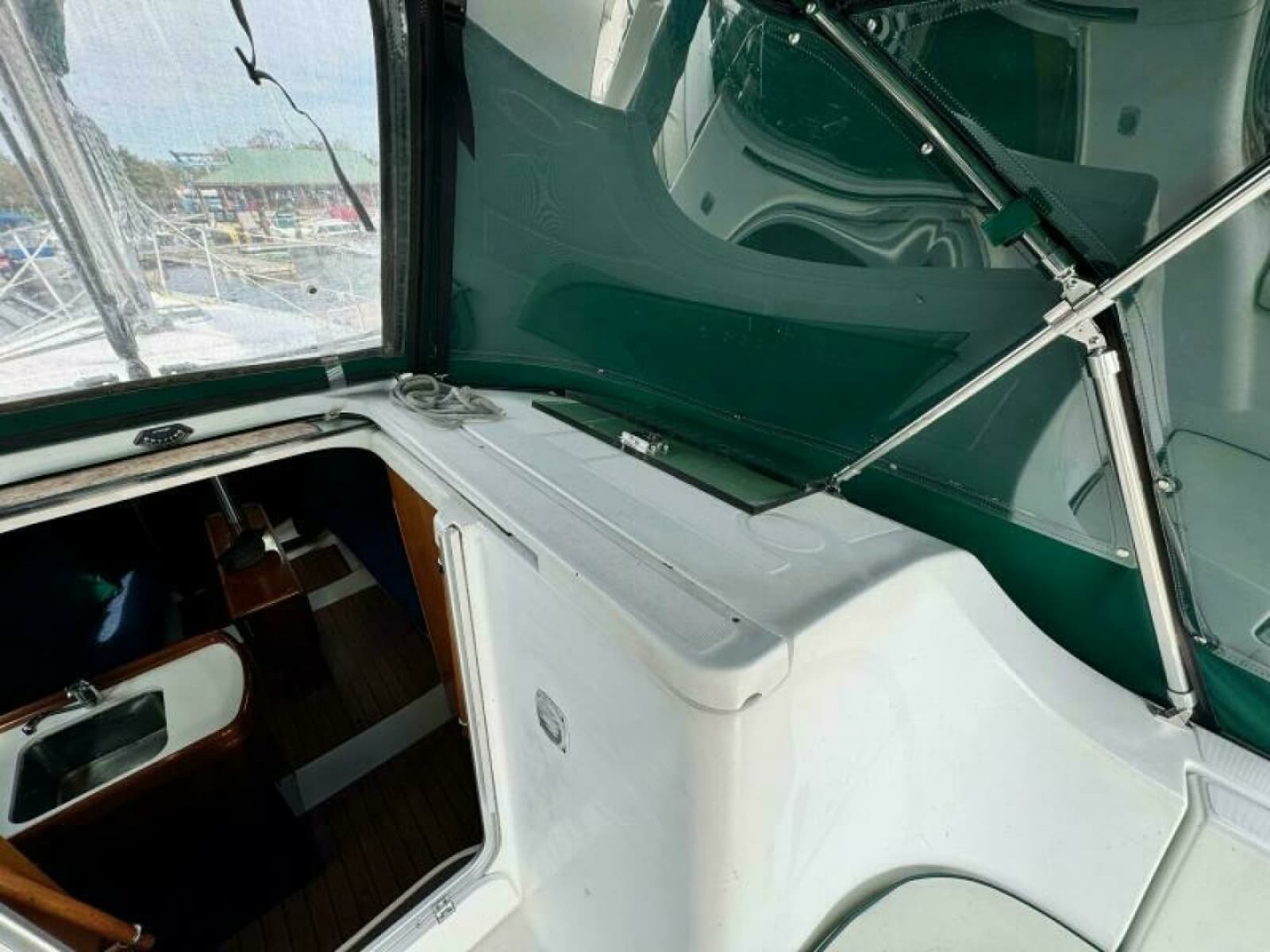 2004 Beneteau 323 - Photo 22