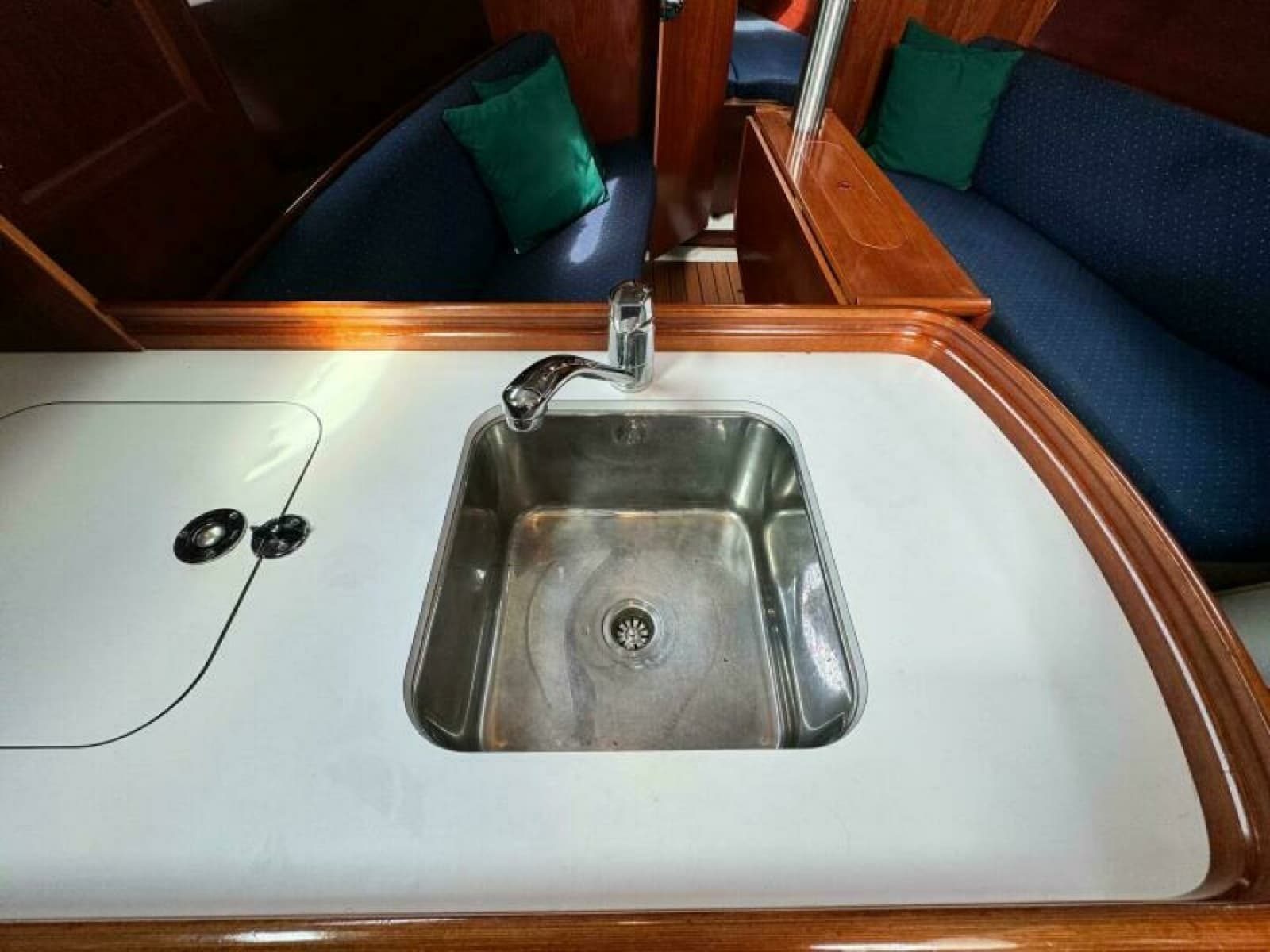 2004 Beneteau 323 - Photo 25