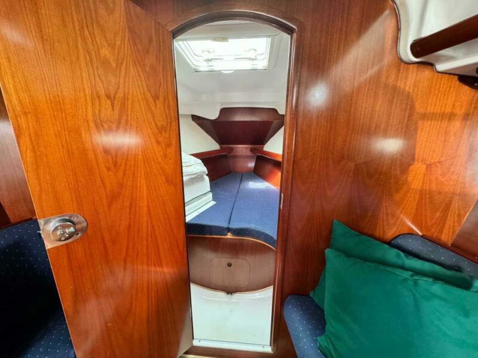 2004 Beneteau 323 - Photo 31