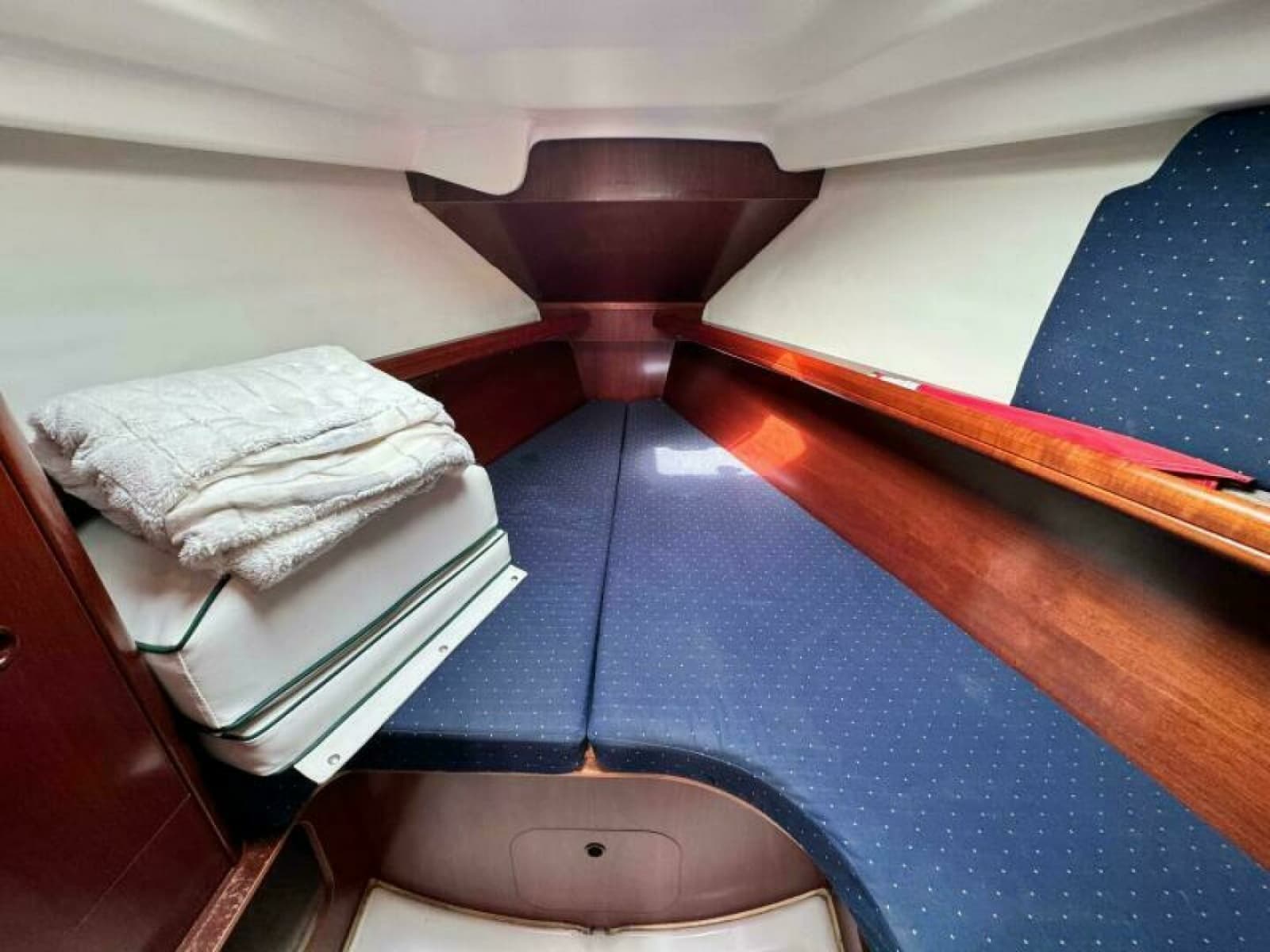 2004 Beneteau 323 - Photo 32