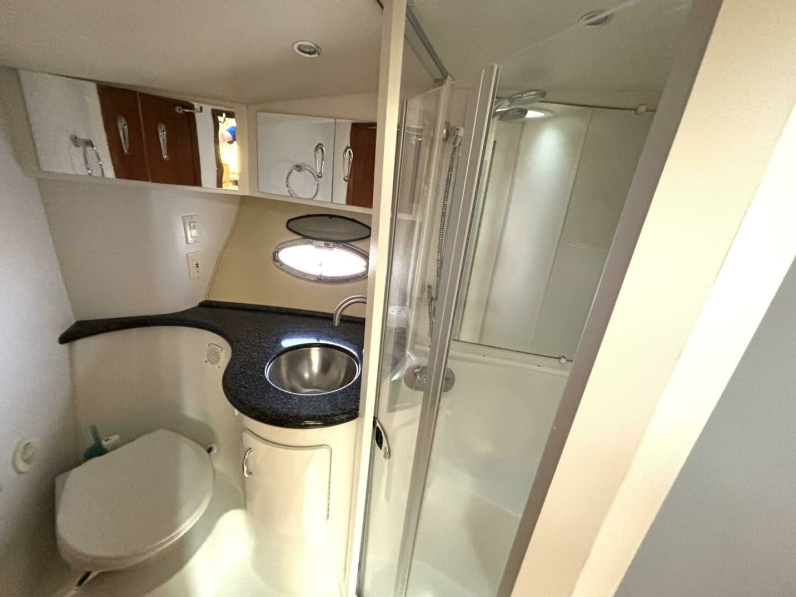 2003 Carver 396 Motor Yacht - Photo 40
